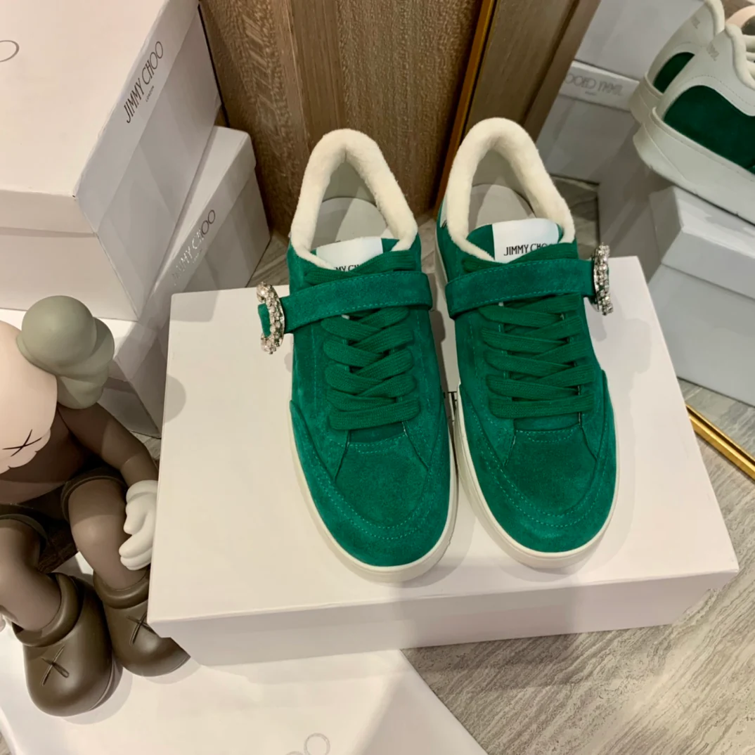 Белые кроссовки Jimmy с пряжкой и стразами - спортивный костюм