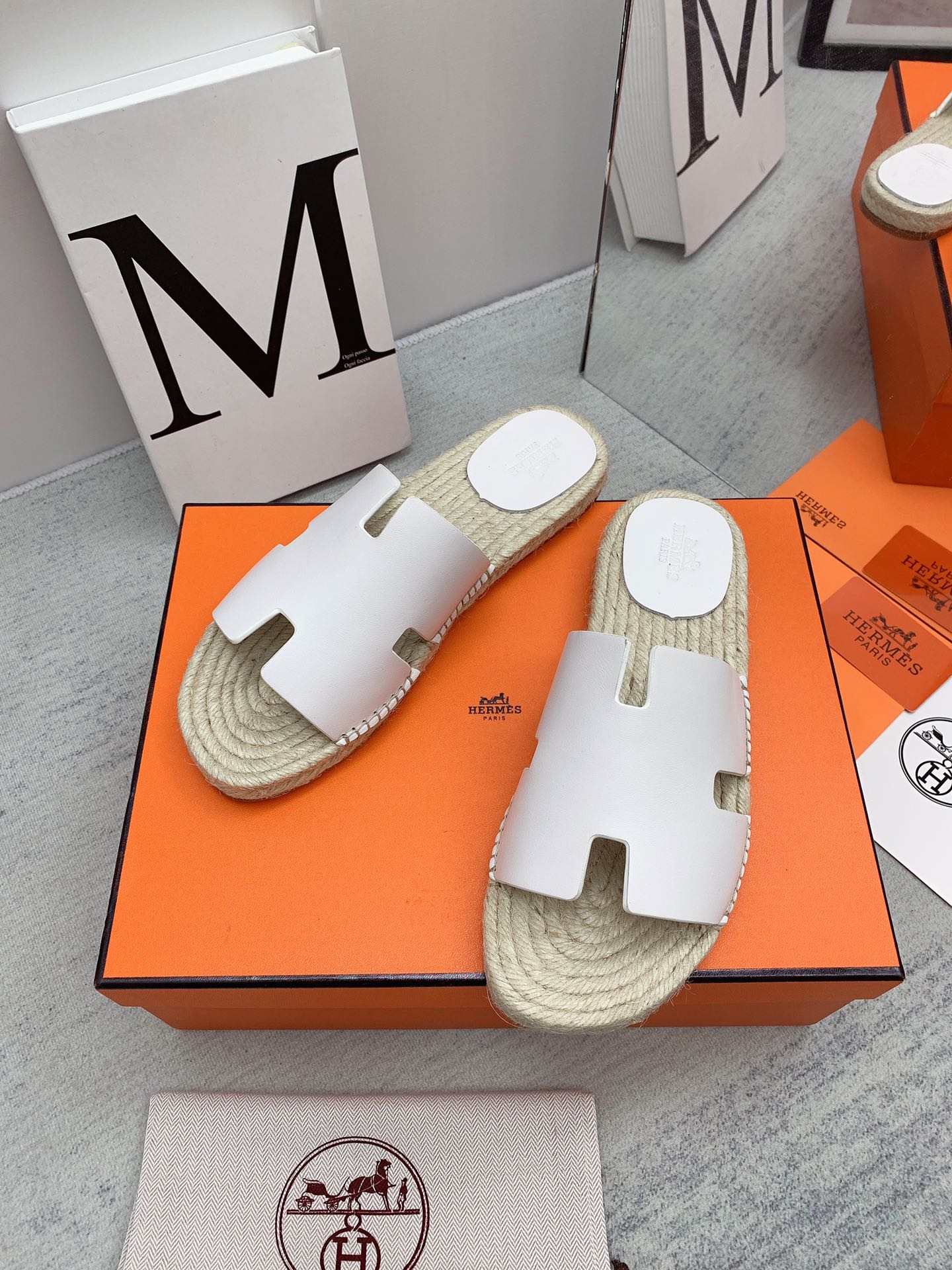 Мужские плетеные тапочки Hermes