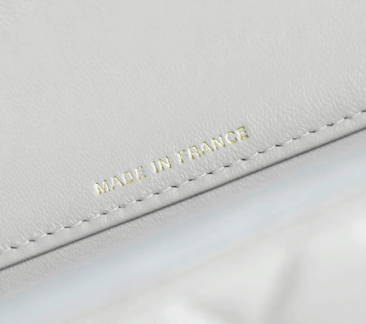 Многофункциональный рюкзак Chanel весна/лето - светло-серый - с золотой пряжкой