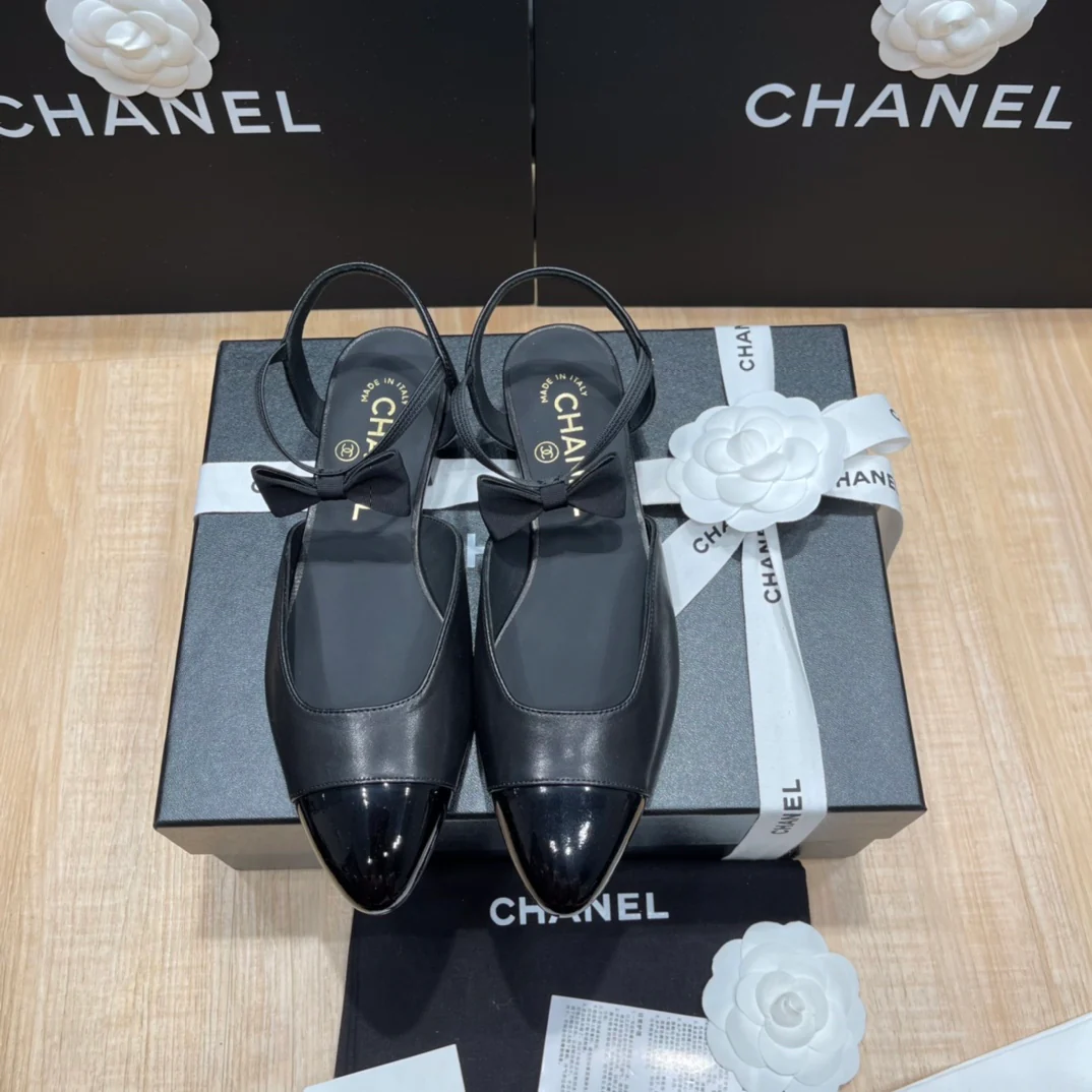 Chanel - Черные балетки с закрытым носком