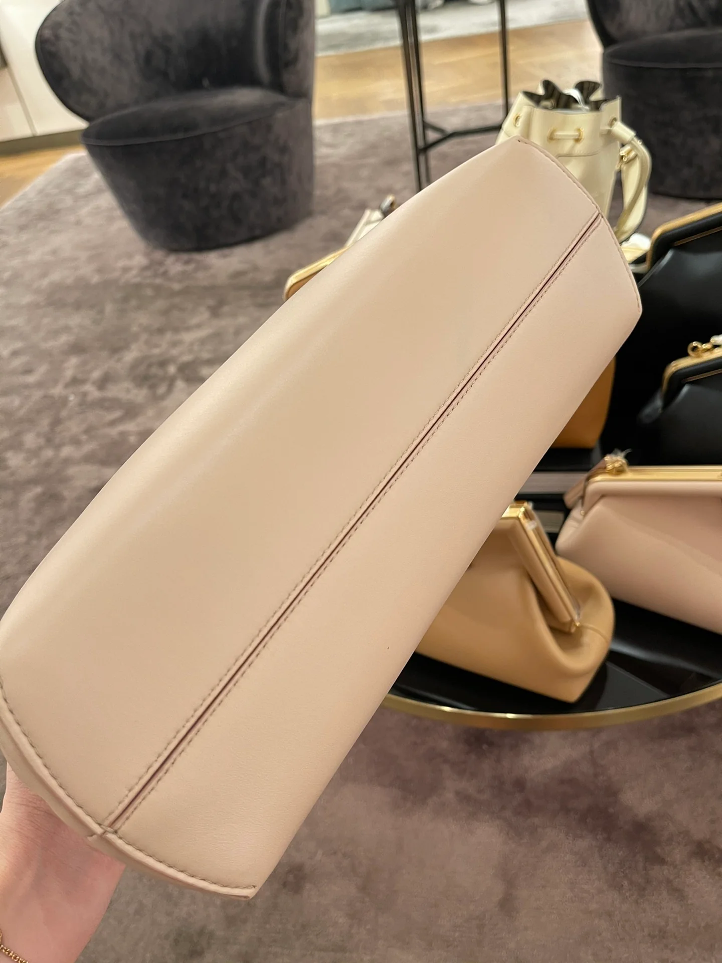 Сумка Fendi First из светло-серой кожи