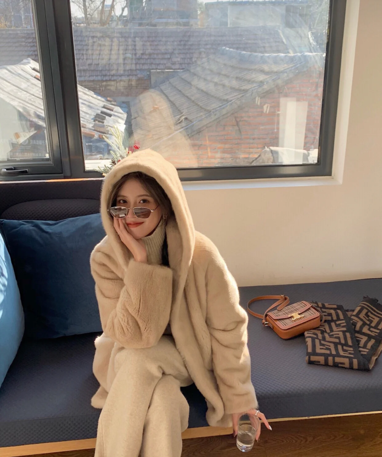 Маленькая сумка Celine Triomphe из искусственной кожи и кожи вагю.