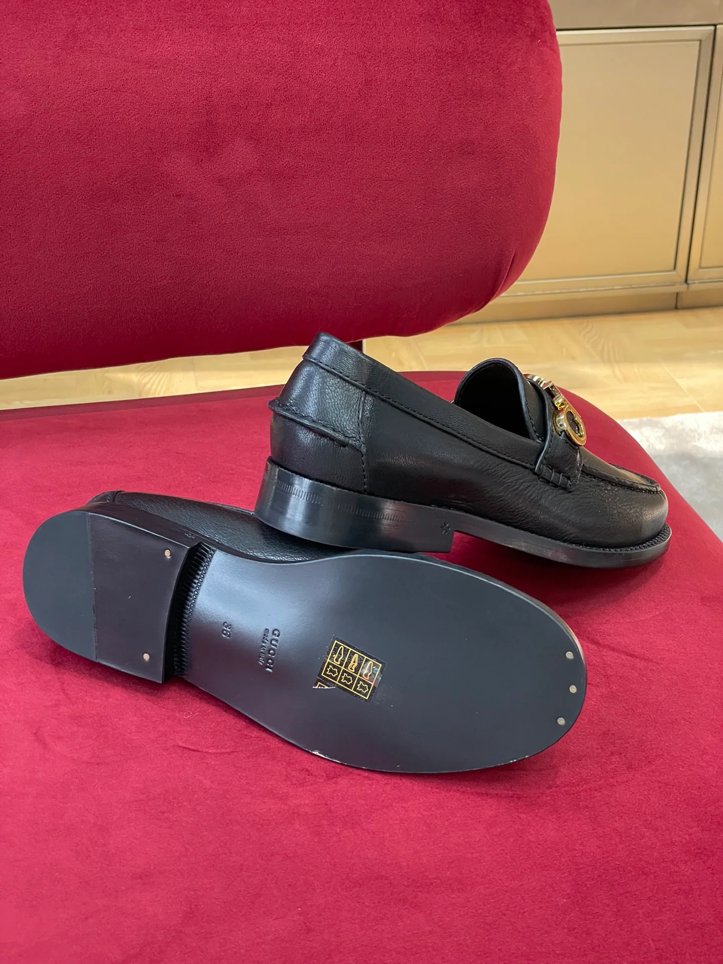 Новинка сезона осень/зима 2022 от Gucci - Лоферы - Черные