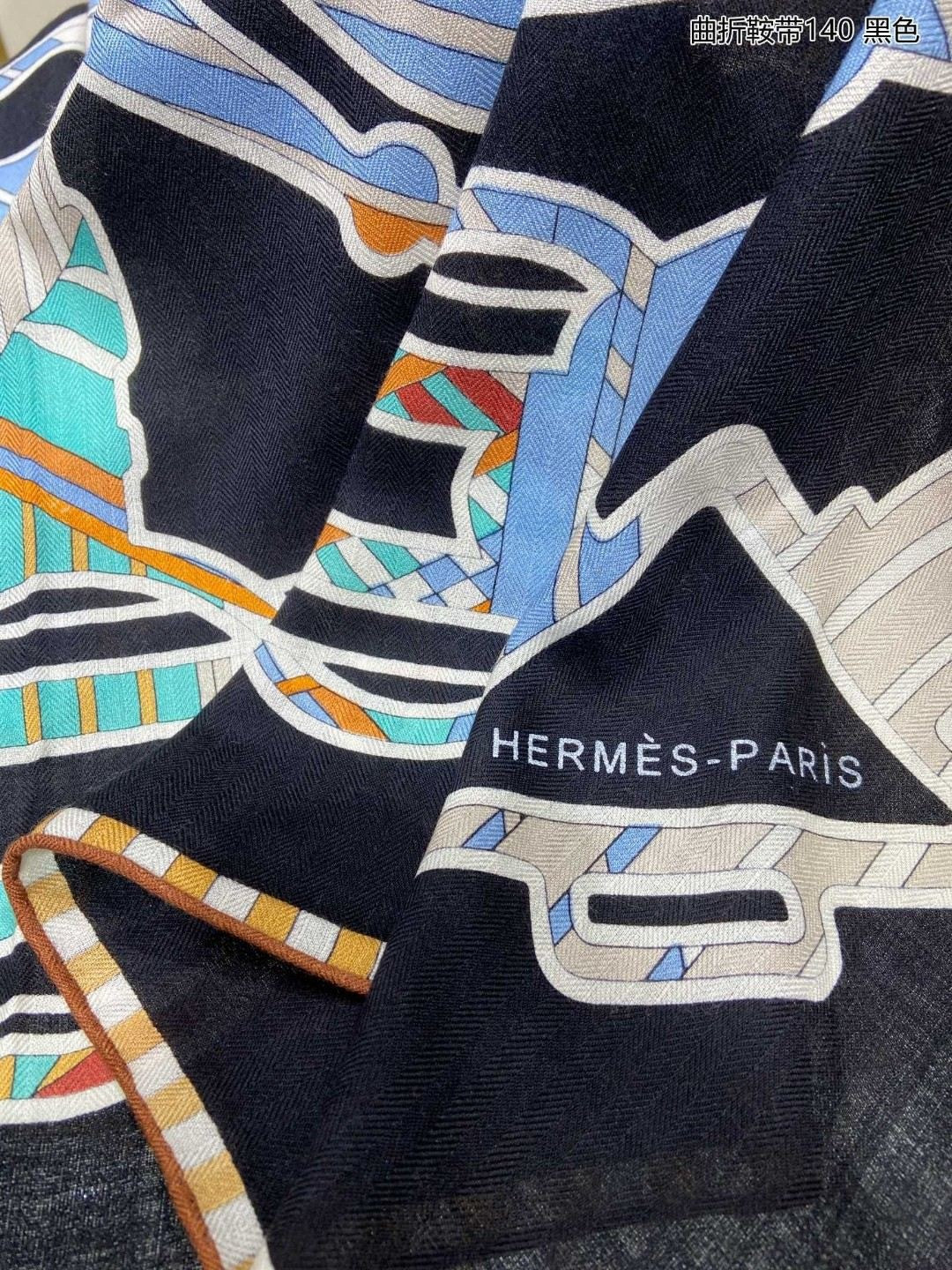 Квадратный шарф Hermes - 140 см, руфильон - 70% кашемир - 30% шелк