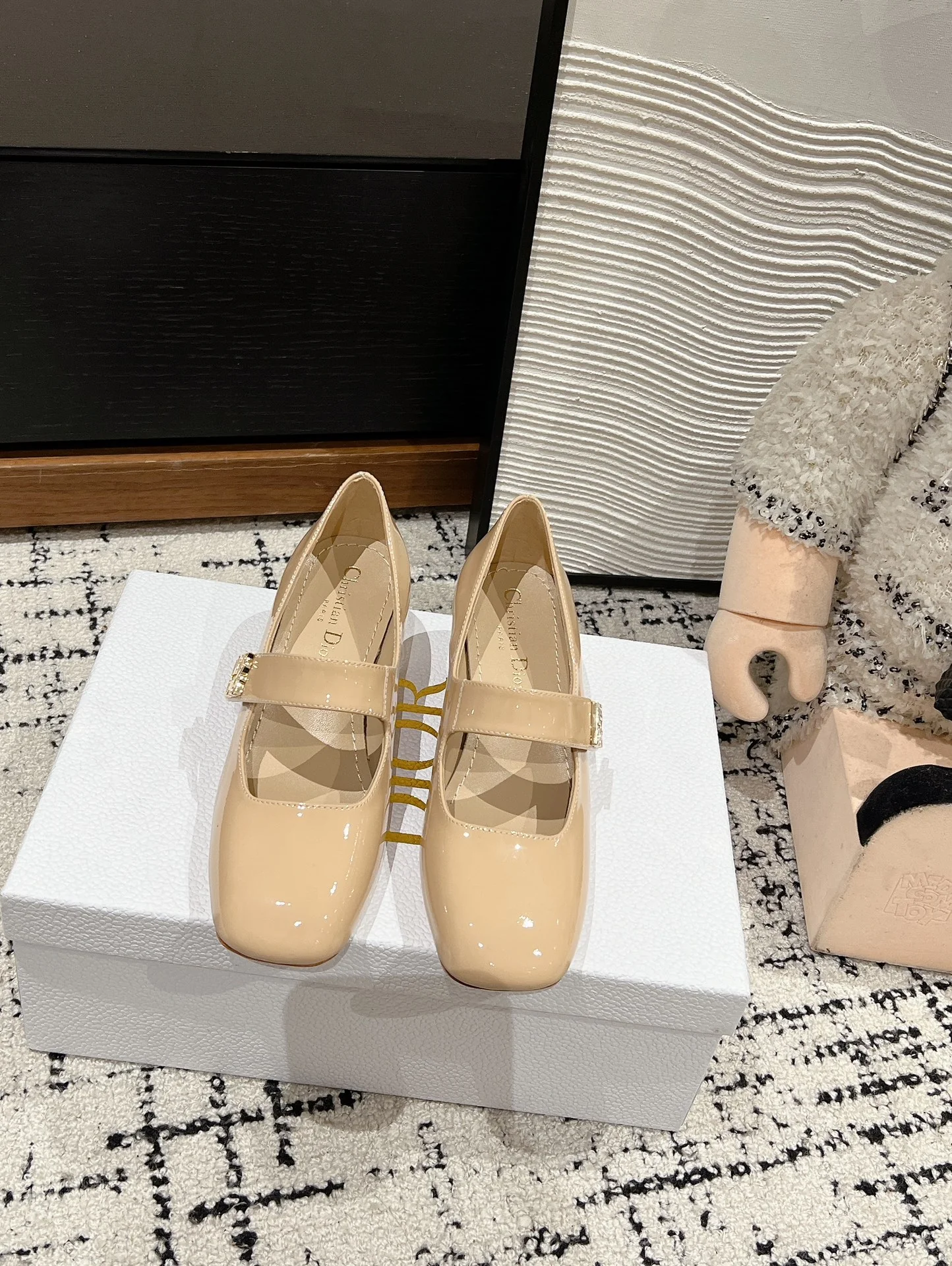 Туфли Dior Mary Jane на низком каблуке — абрикосового цвета