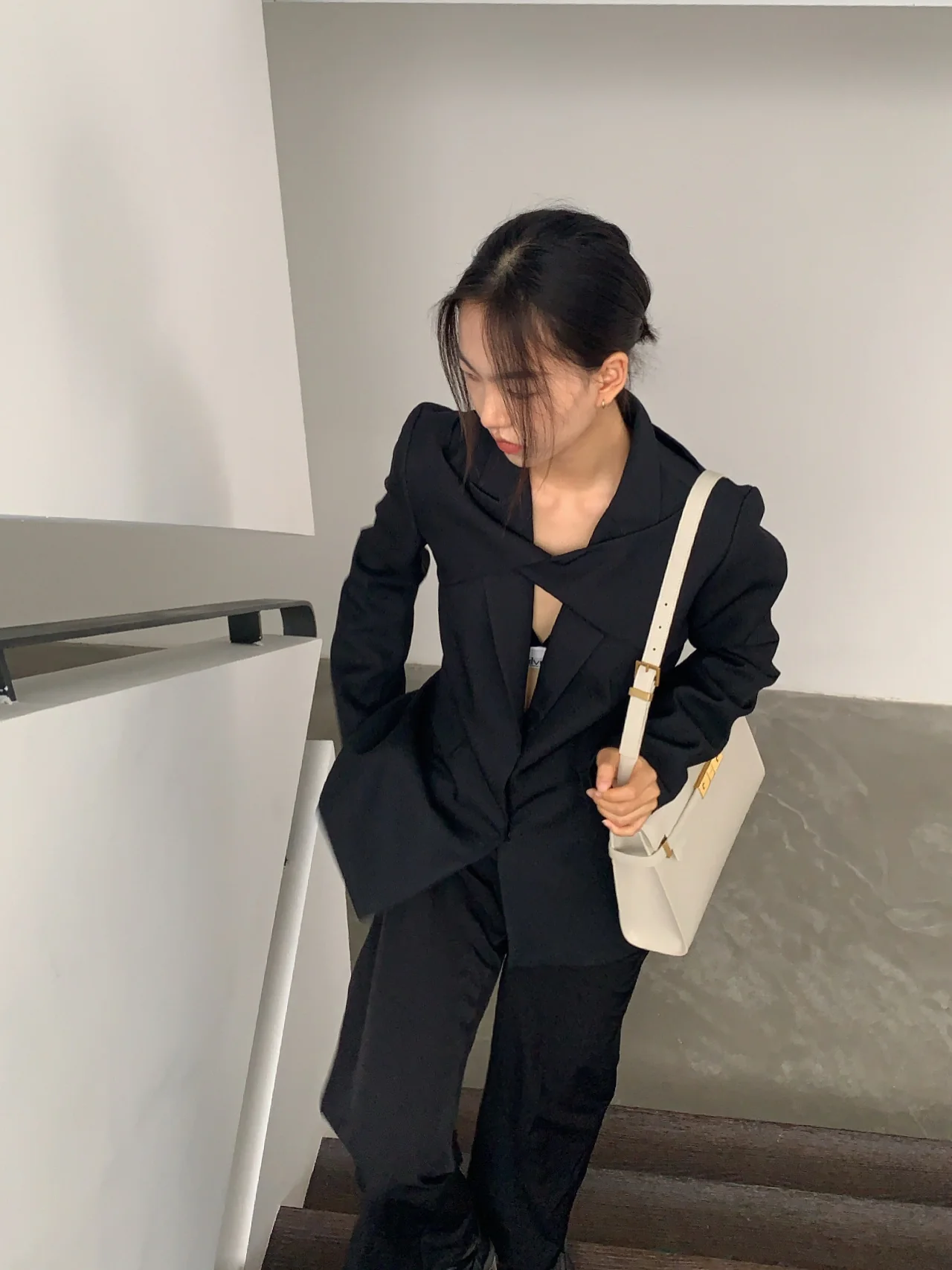 YSL Manhattan Toothpick Texture Large White Wear Photos