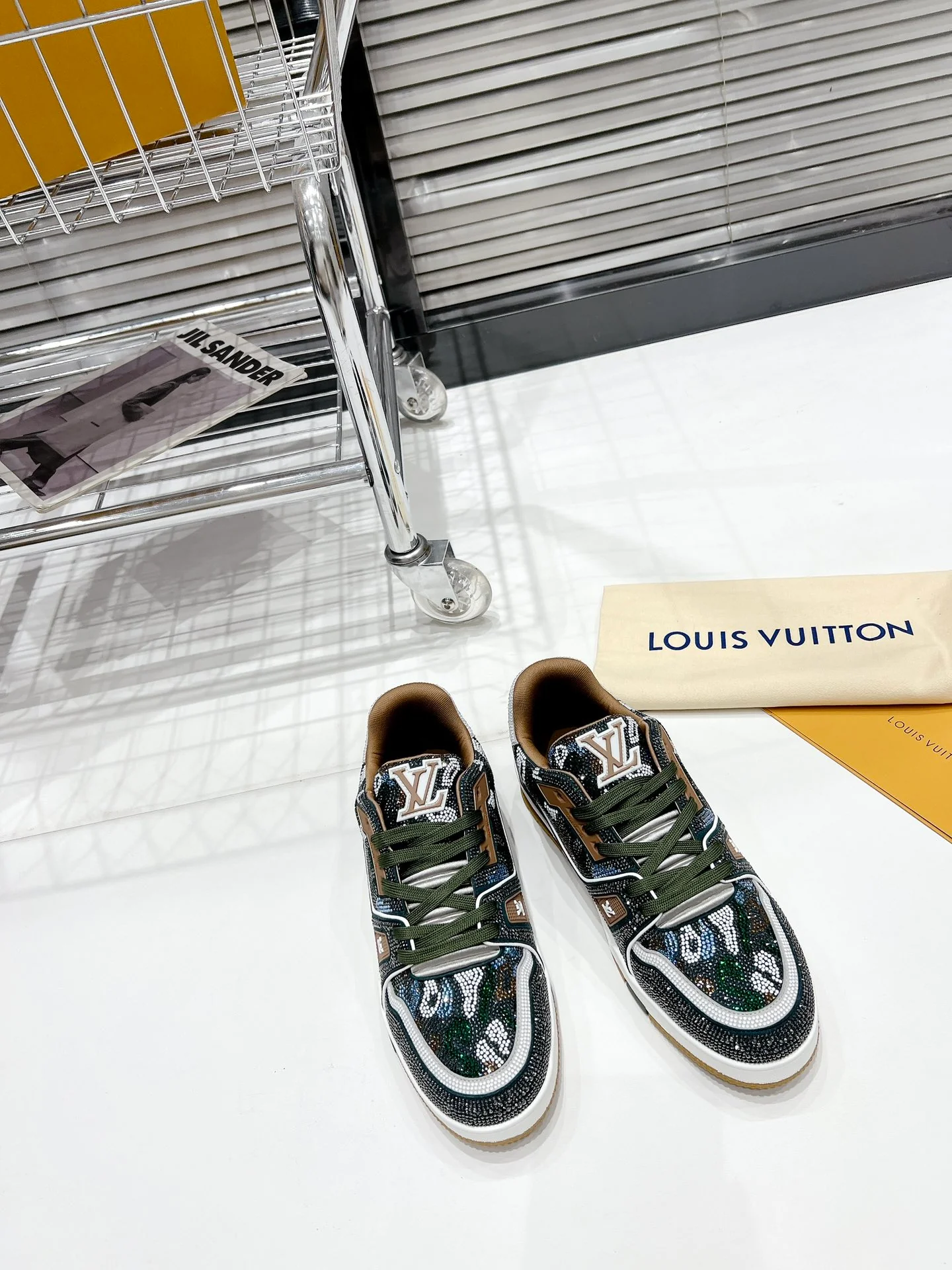 Кроссовки LV Trainer - Скейтбордистские кроссовки - Глянцевые с узором, черные - Унисекс