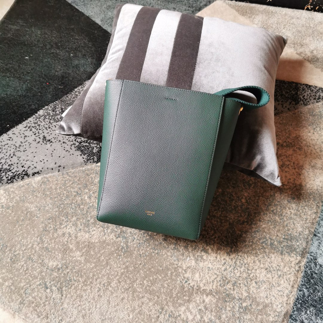 Сумка-ведро Celine Sangle, узор ?Личи?, маленькая, темно-зеленая.