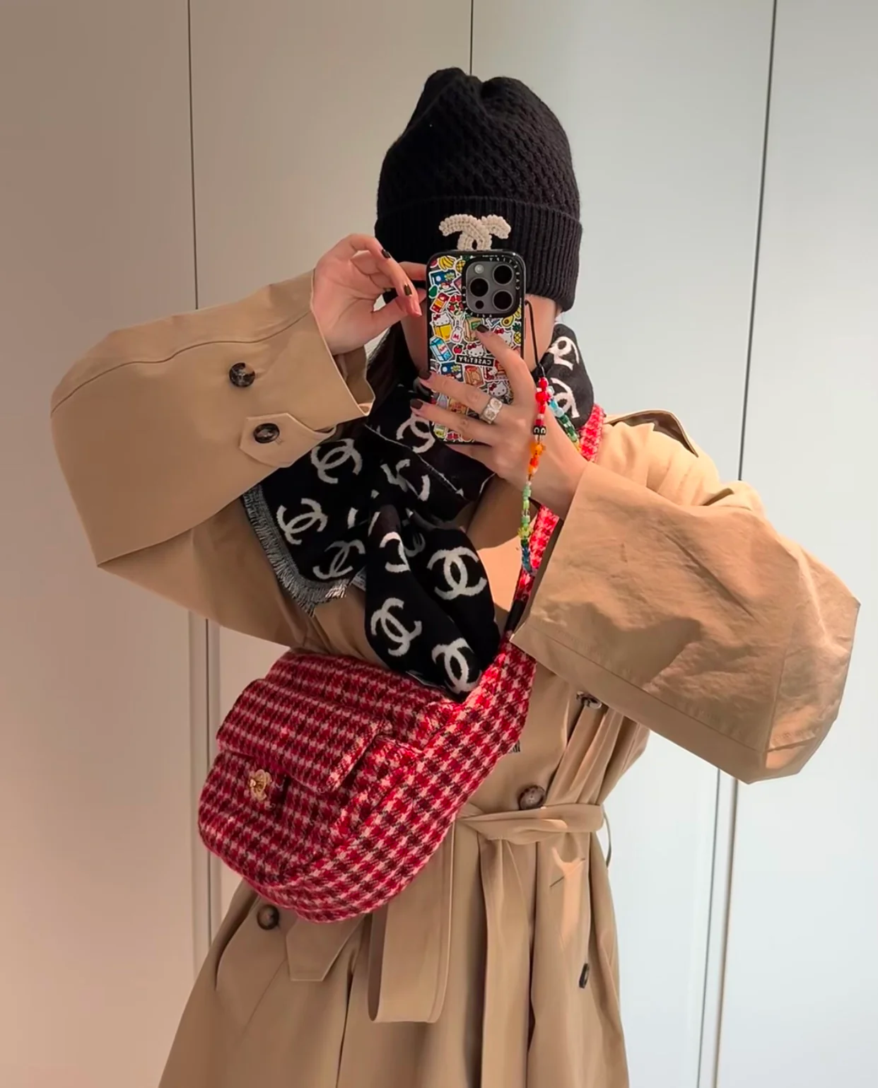 Сумка-хобо Chanel-Plover в красную клетку, полумесяц