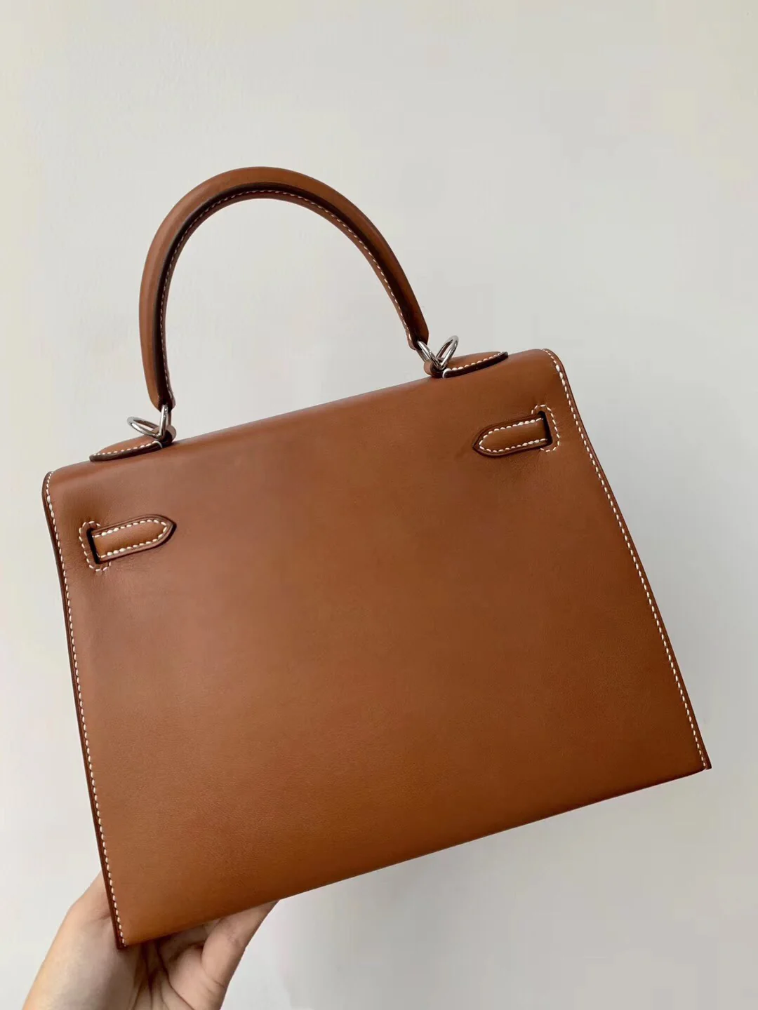 Пряжка Hermes Kelly 25 Barenia Haas из натурального серебра