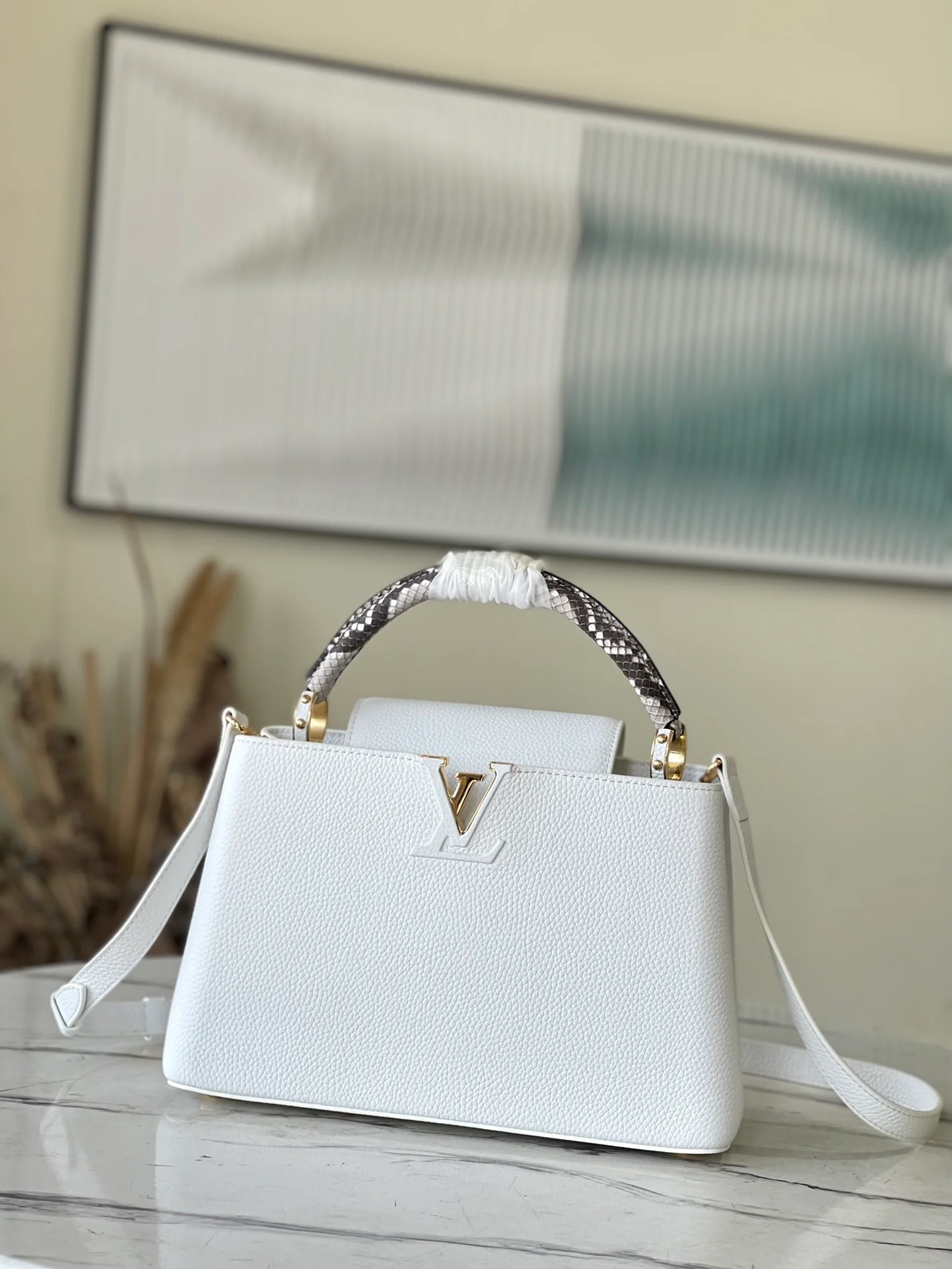 n92040m48865-LV-capucines-handbag-medium-white with gold hardware