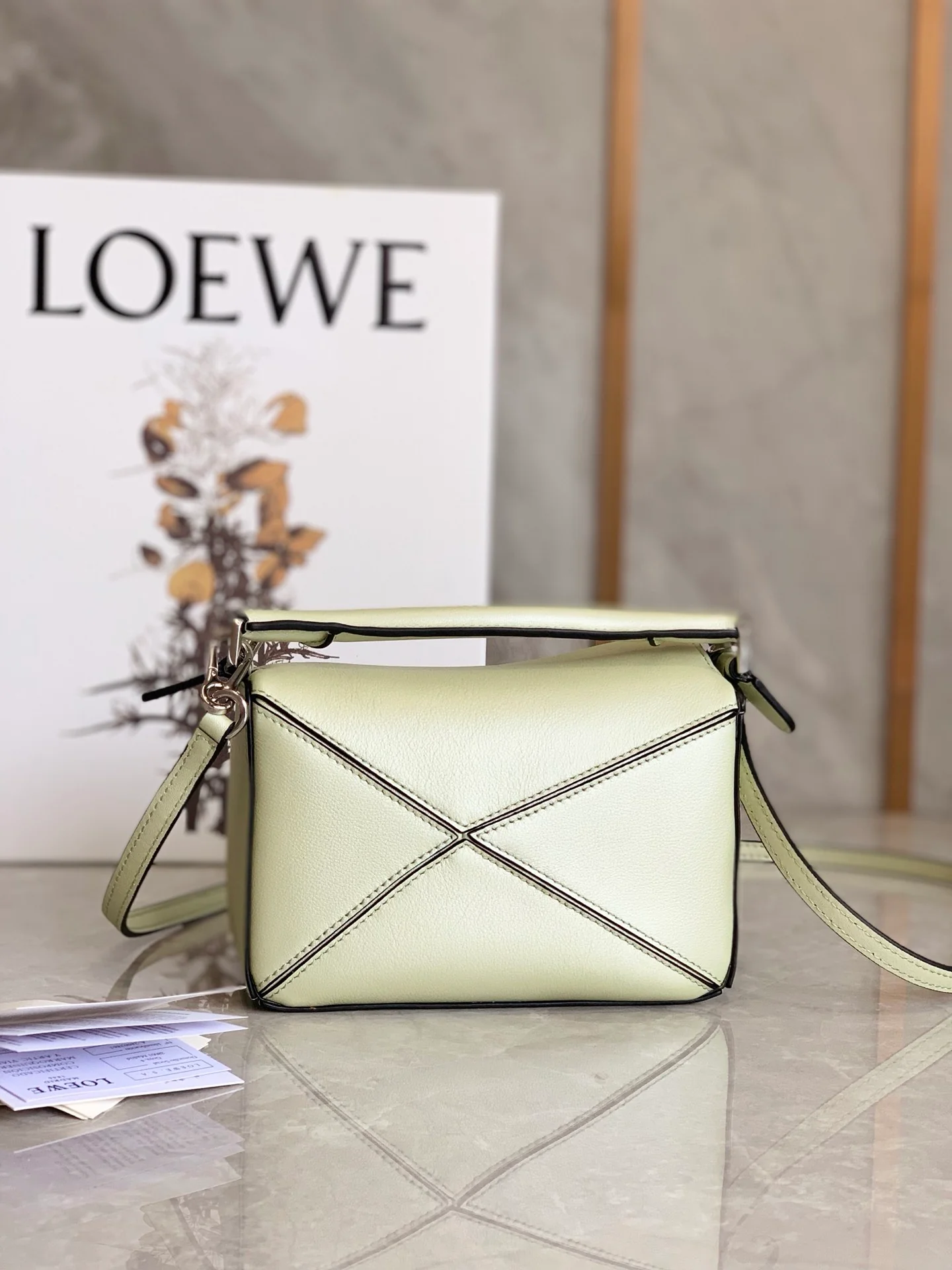 Мини-сумка Loewe Puzzle Bag из телячьей кожи
