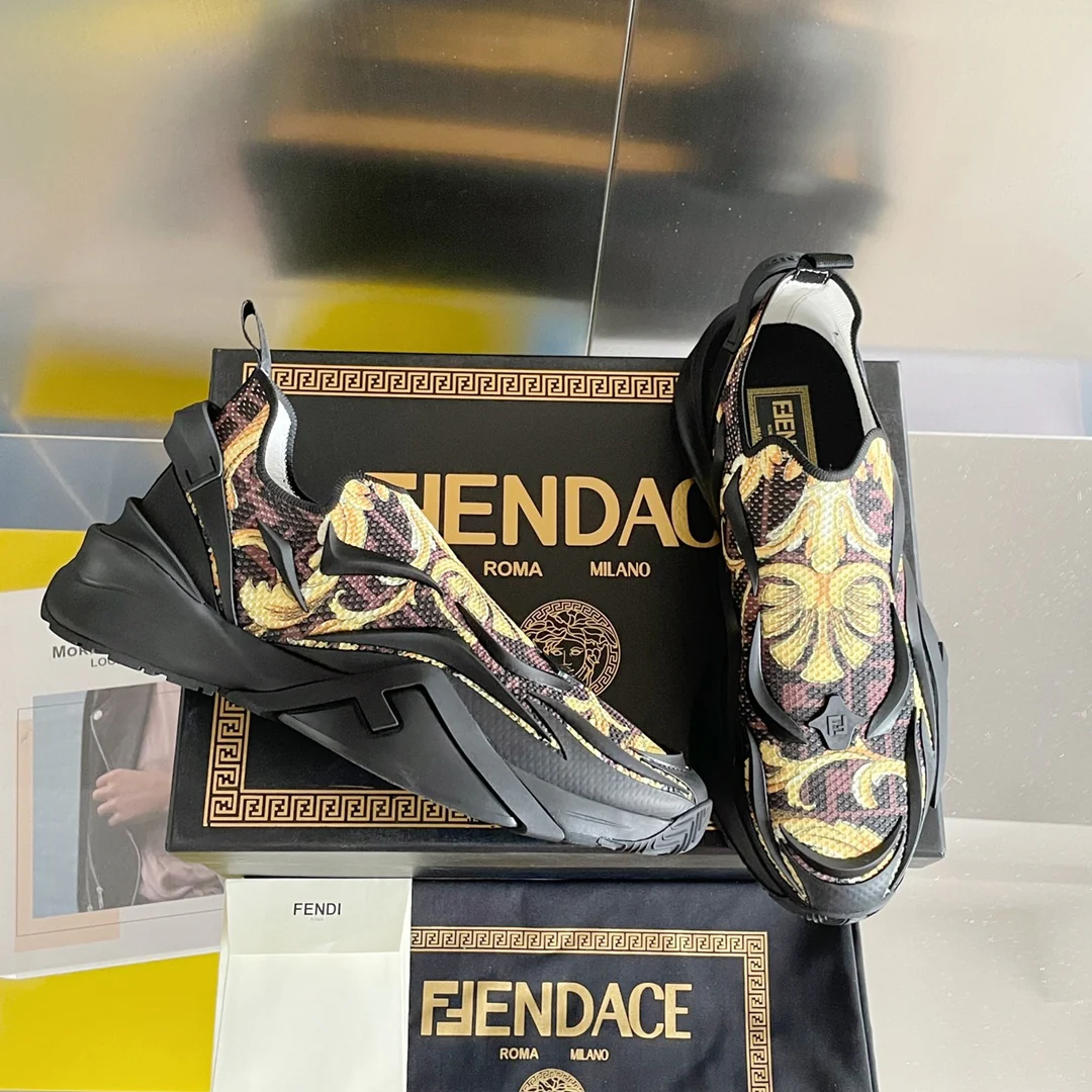 Новинка 2023 года от Fendi - кроссовки Flow Series Flyknit - коллаборация - черные
