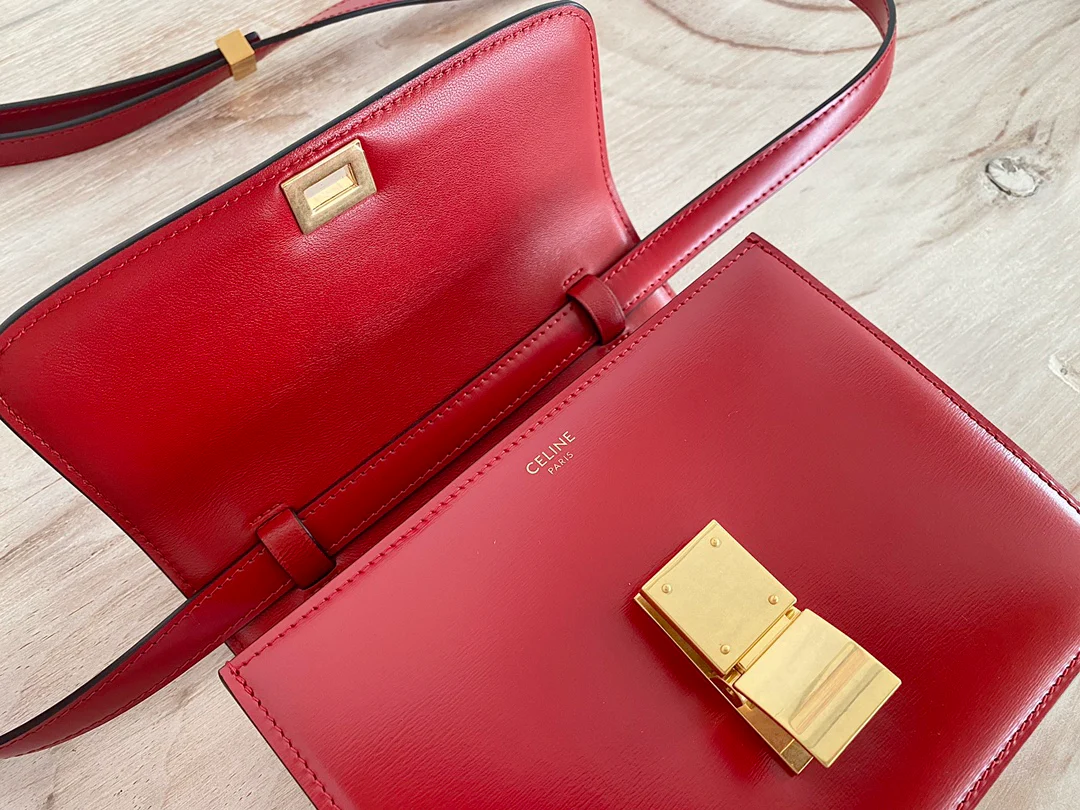Сумка Celine Box-Tteen из полированной телячьей кожи - красная.