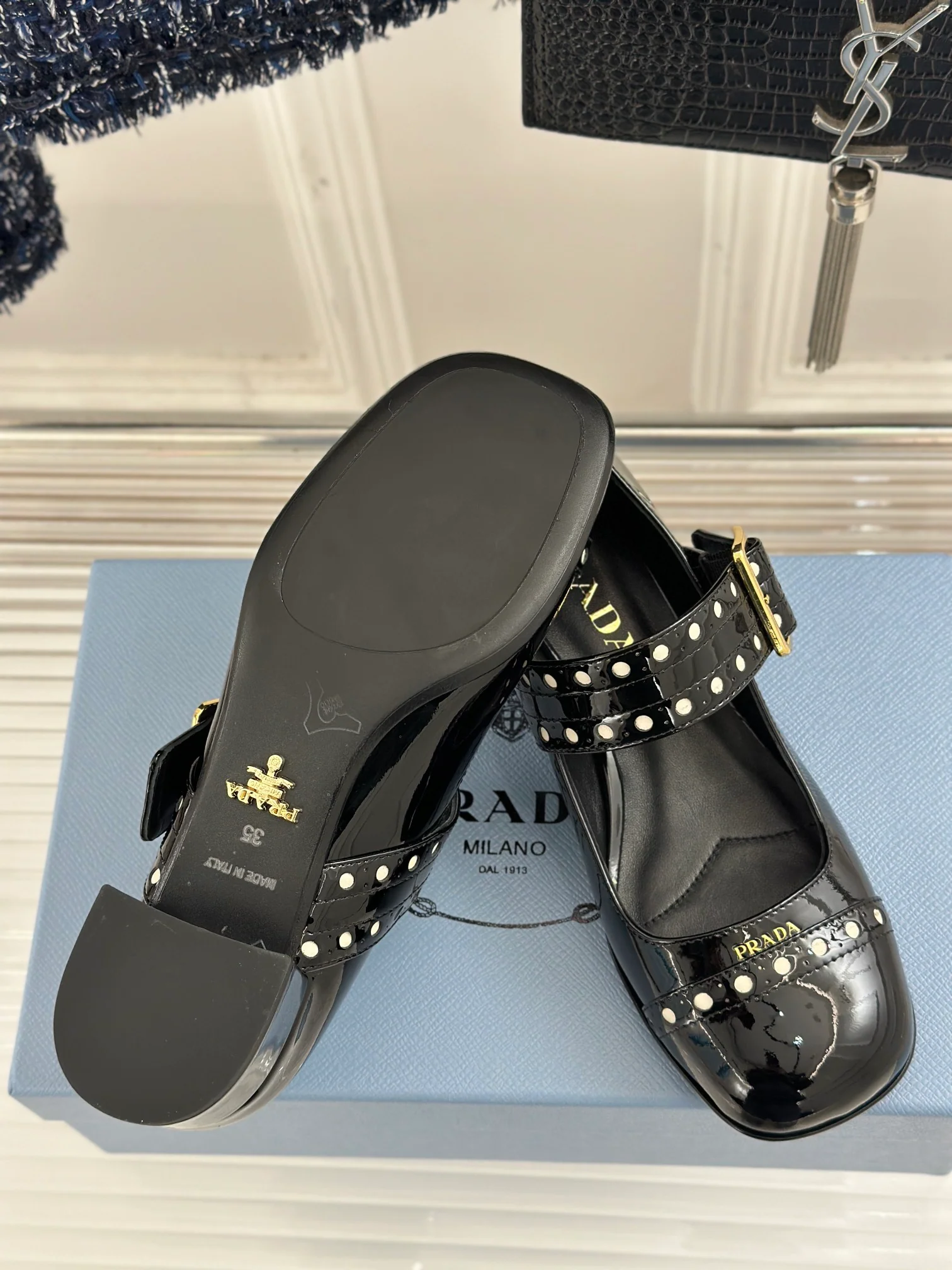 Туфли-мэри-джейн Prada 2024 в стиле ретро - черные