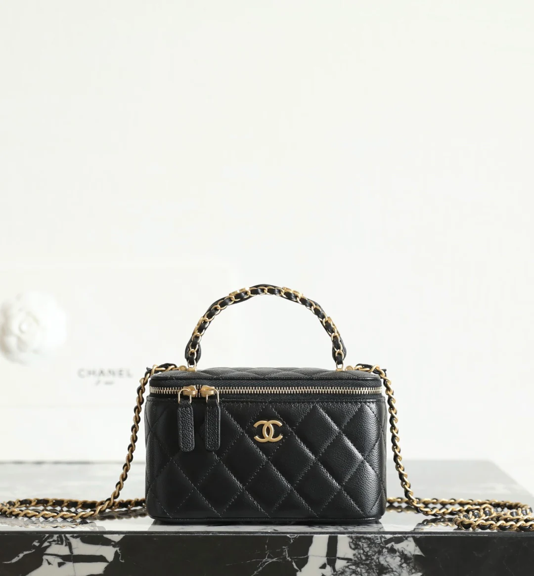 Chanel - ??? - Косметичка с двумя кожаными ручками - ??? - Черная с золотой фурнитурой
