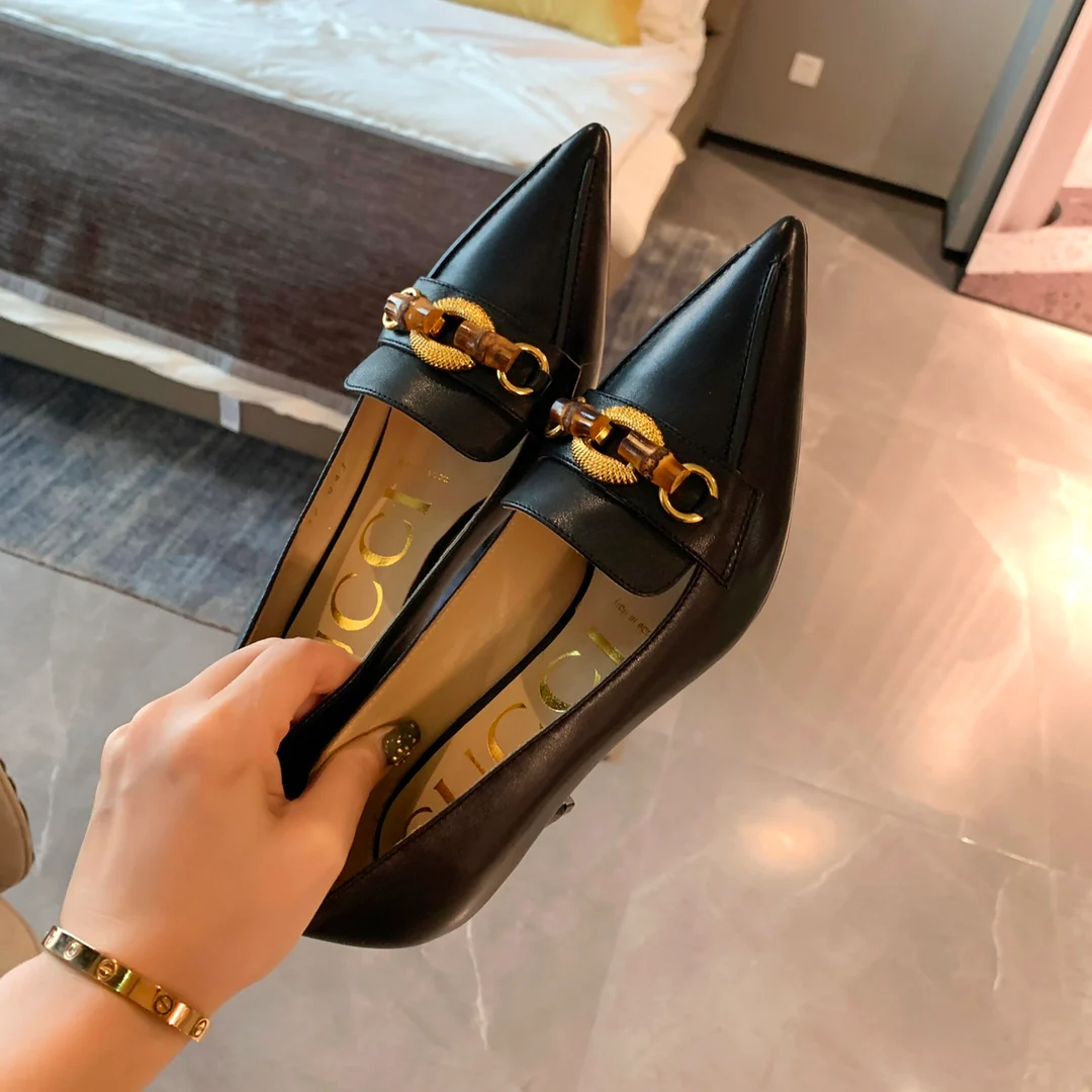 Туфли на каблуке с острым носком от Gucci