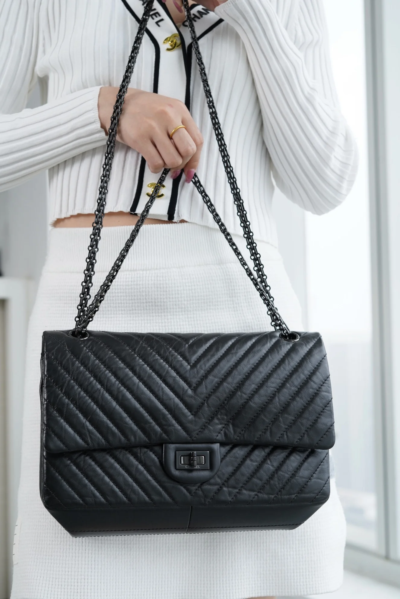 Chanel 2-55 - Черная застежка с V-образным узором - Кожа теленка, длина 28 см