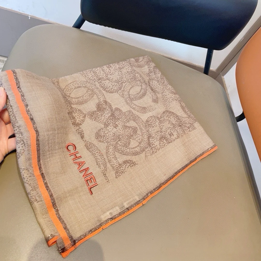 Шарф Chanel 2024 Metallic Camellia Scarf - коричневый