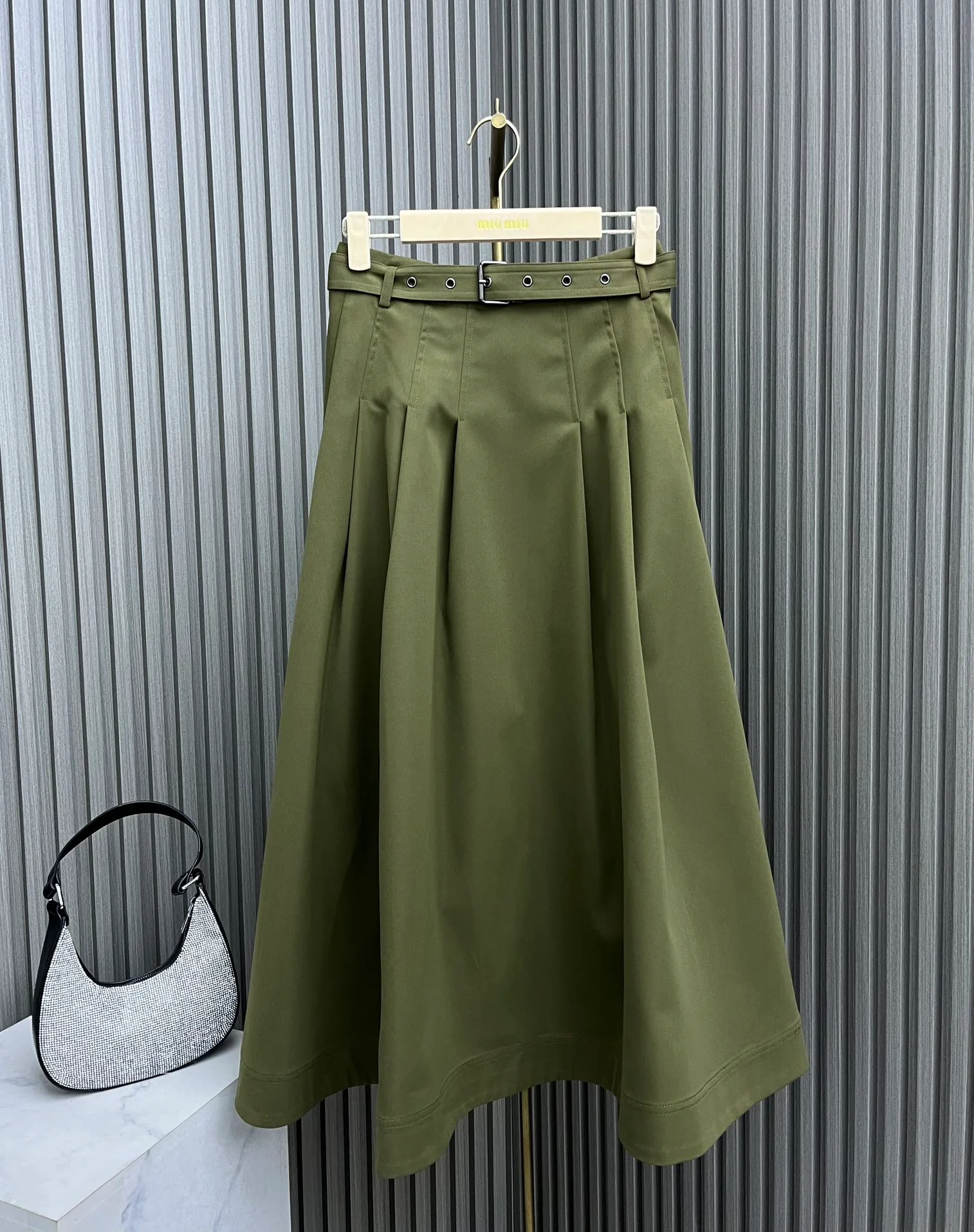 Dior - Новинка 2403-24: плиссированная юбка миди с поясом