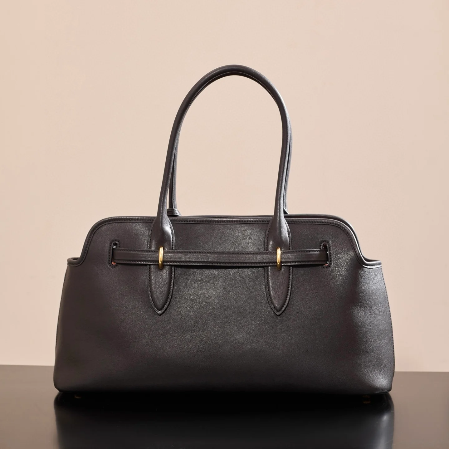 Сумка Miu Miu-5bg310m1680-????? из овечьей кожи, горизонтальная, черная.