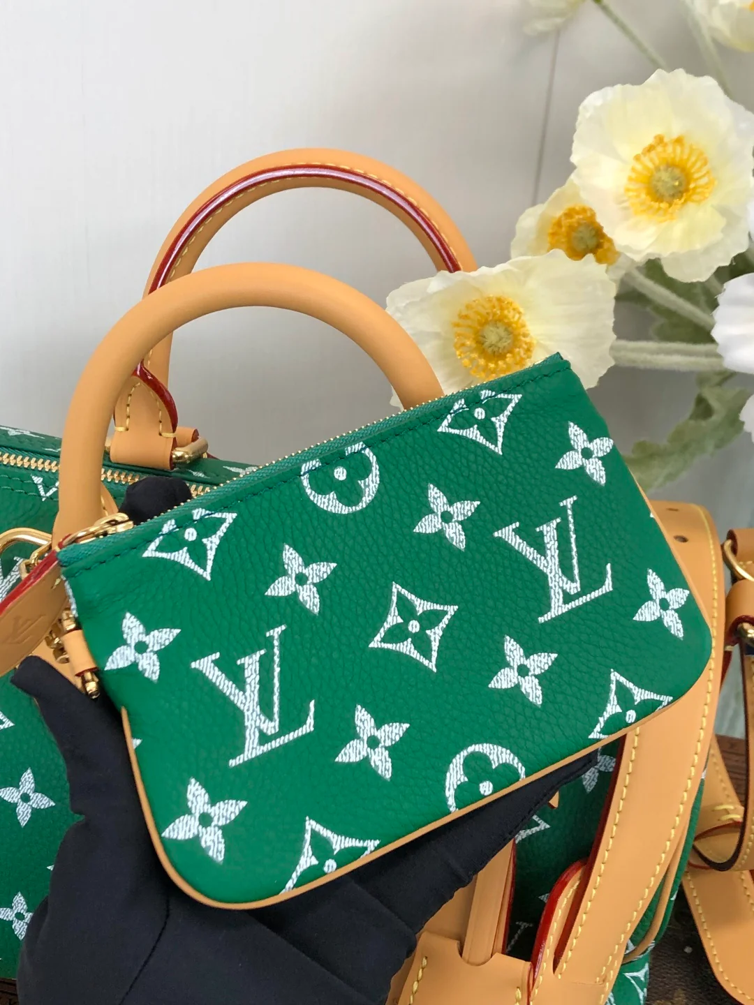 LV-m24423 Травянисто-зеленый