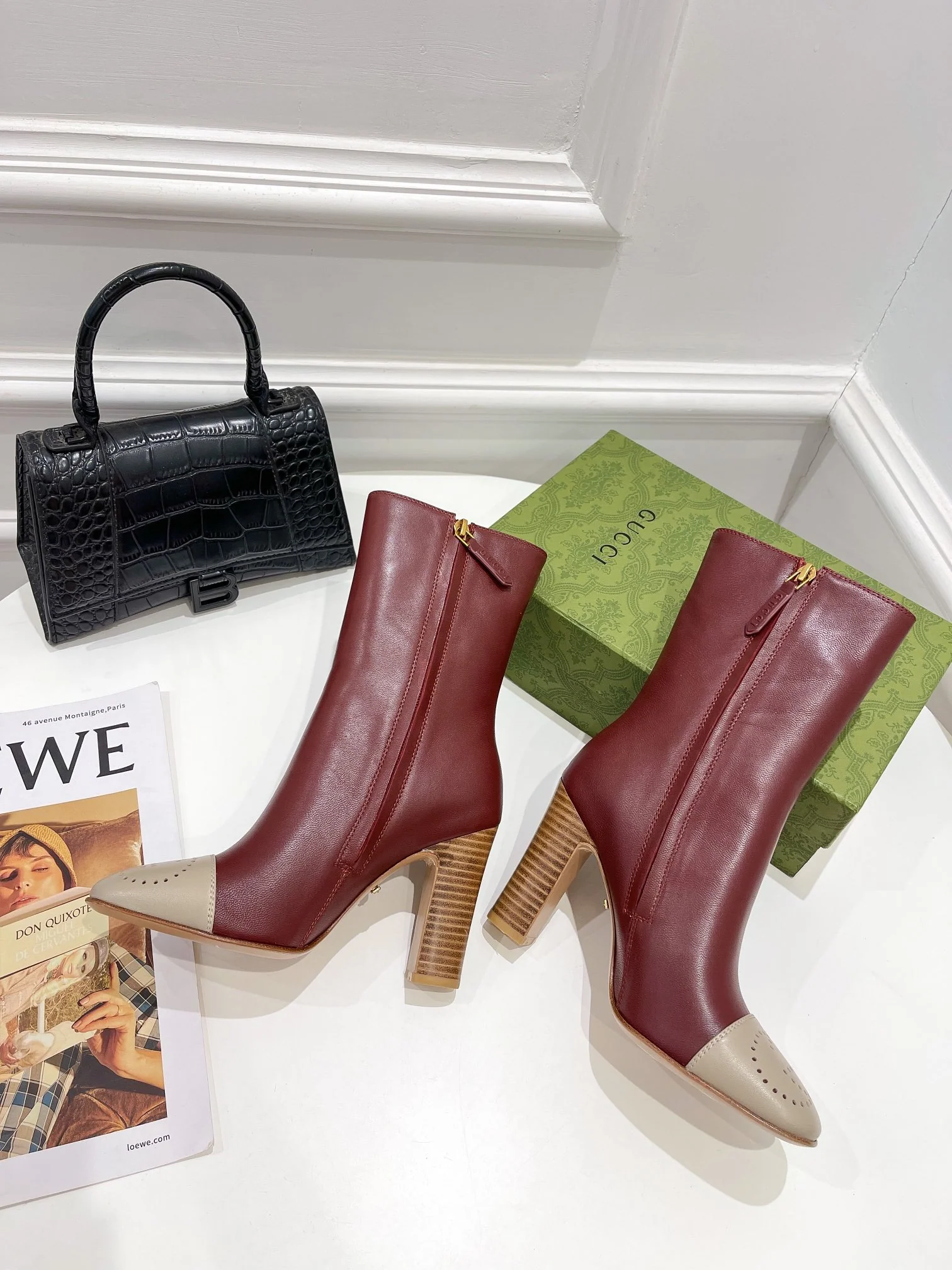 Новинка осенне-зимней коллекции Gucci 2022 — Ботинки до середины икры — 1