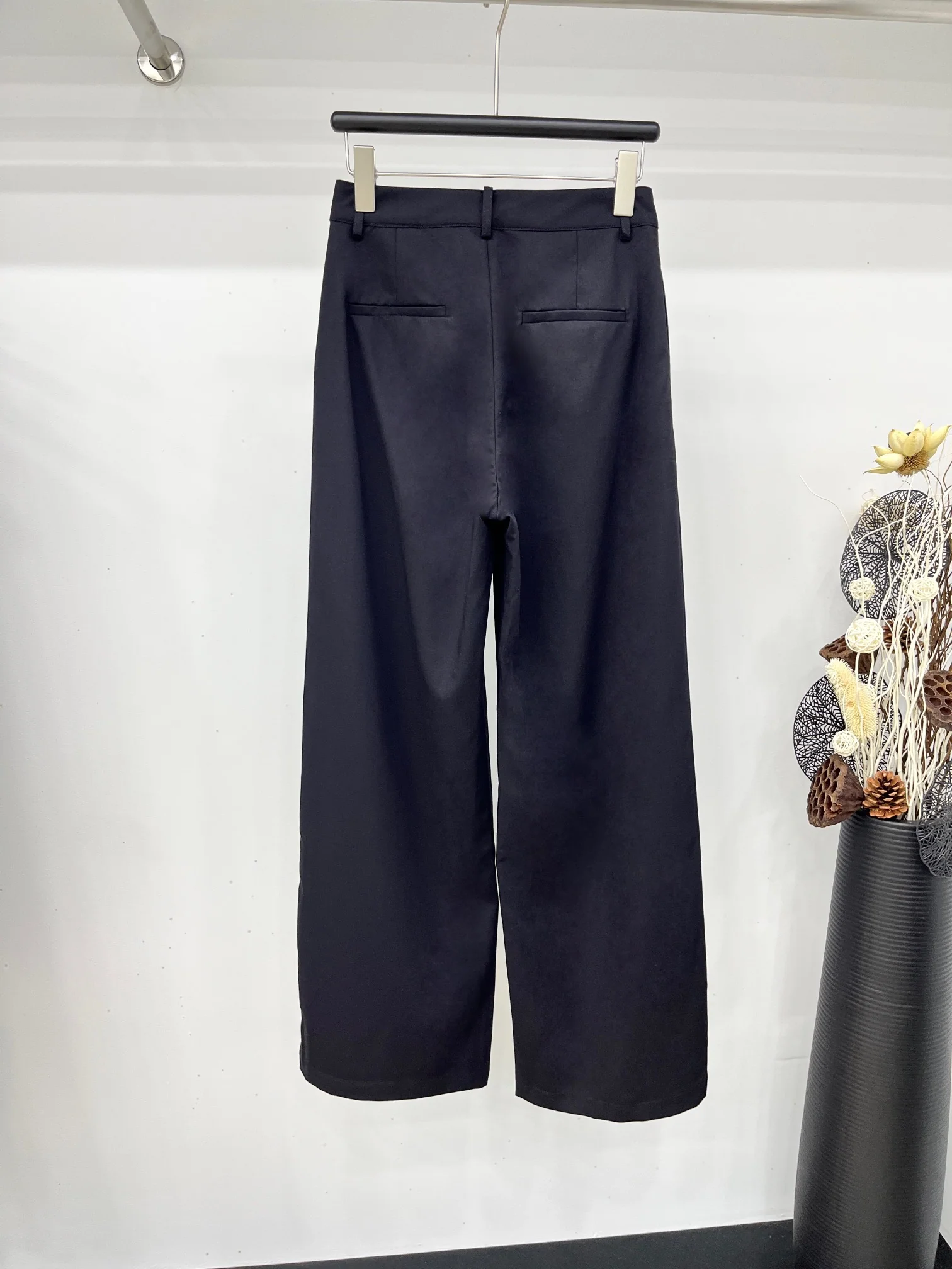 Miu Miu - 2404 - Брюки-платье с диагональной застежкой, модель 24 - Черный