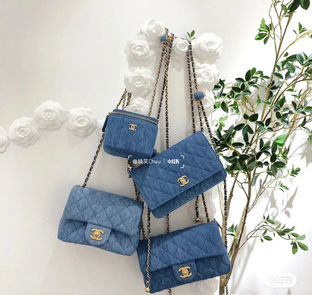 Chanel Denim Gold Ball - Изображение из коллекции