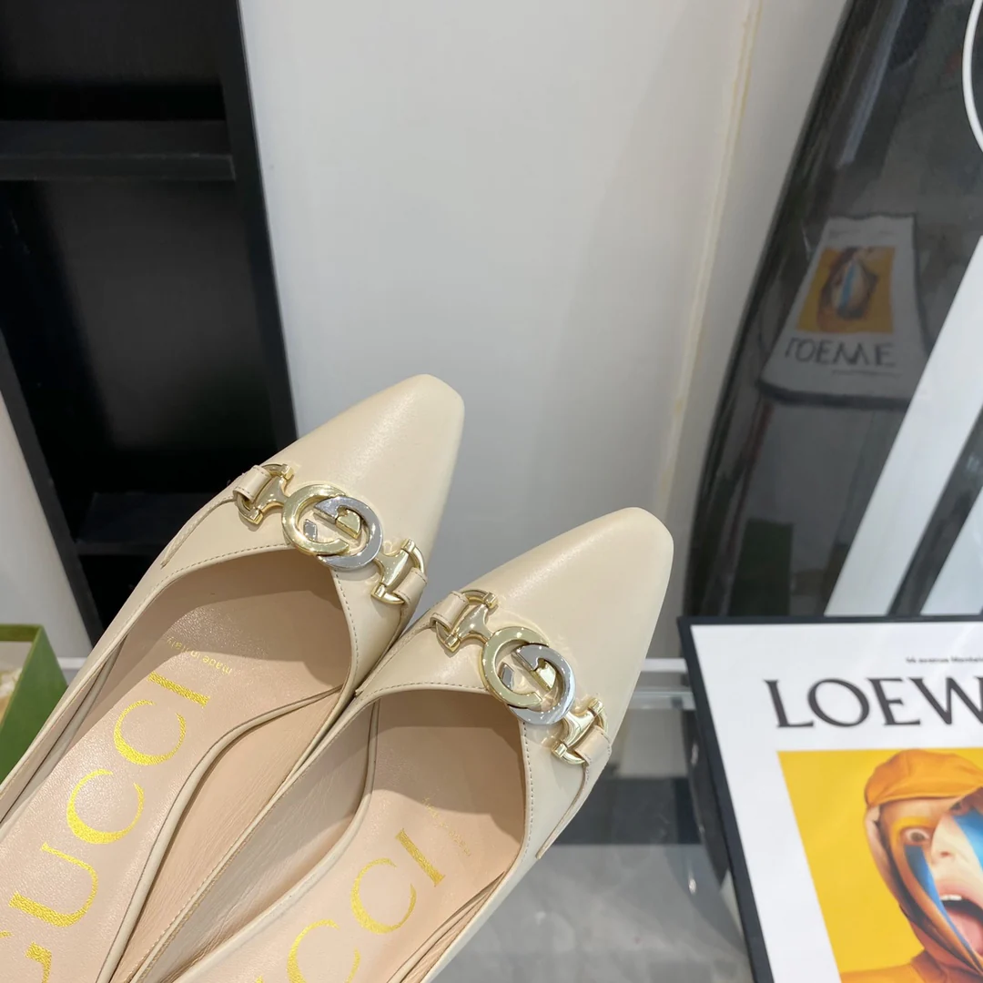 Мюли Gucci с острым носком на низком каблуке