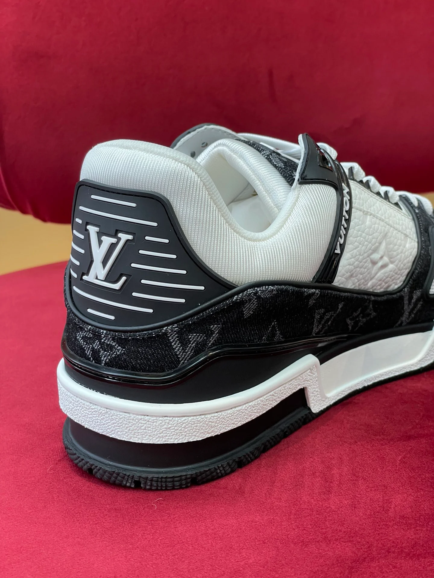 Кроссовки LV Trainer Series - Спортивная обувь - Унисекс - Бело-черные