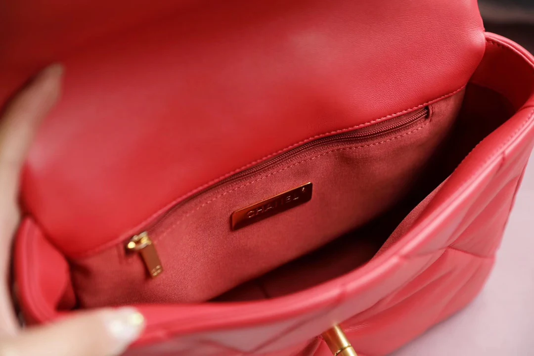 Сумка Chanel 19 - маленькая, кораллово-красная