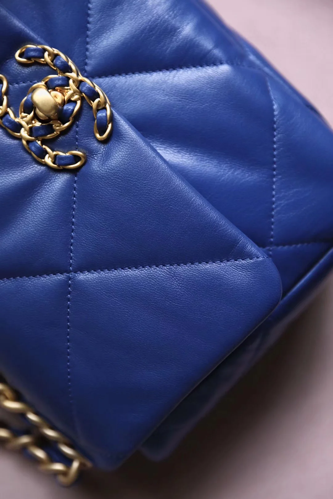 Сумка Chanel 19 - Маленькая, ярко-синяя