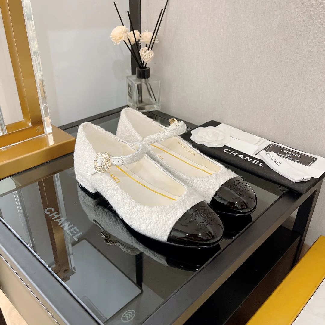 Туфли-мэри-джейн Chanel 22SS с цветочным принтом - белые