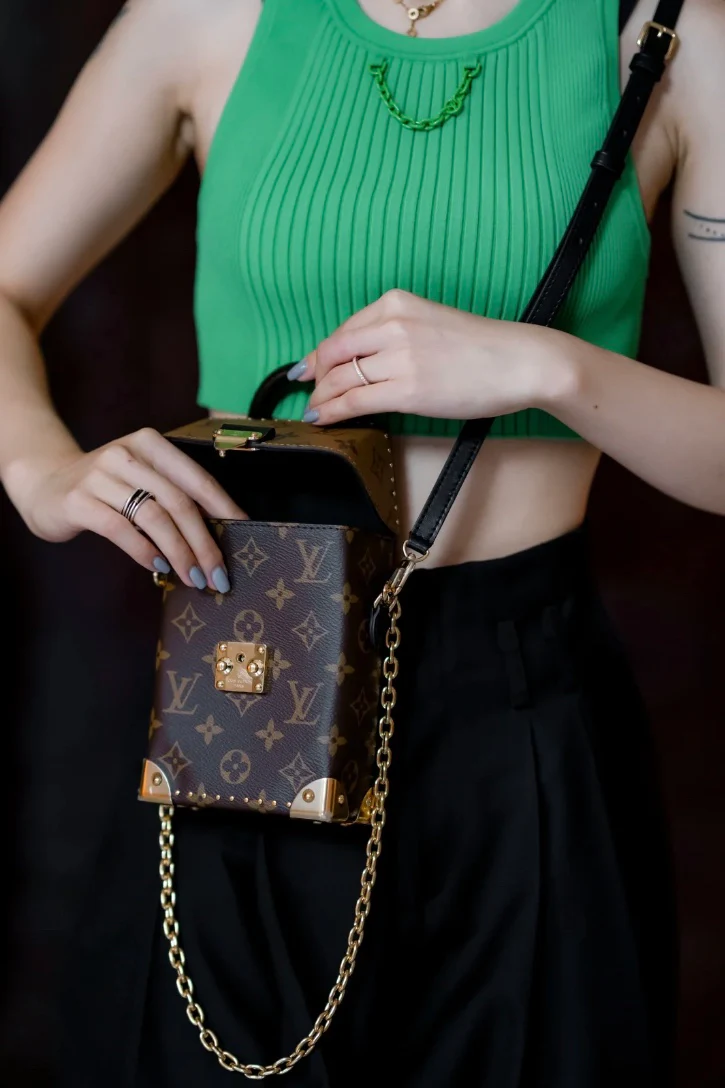 m82465-LV-camera-box