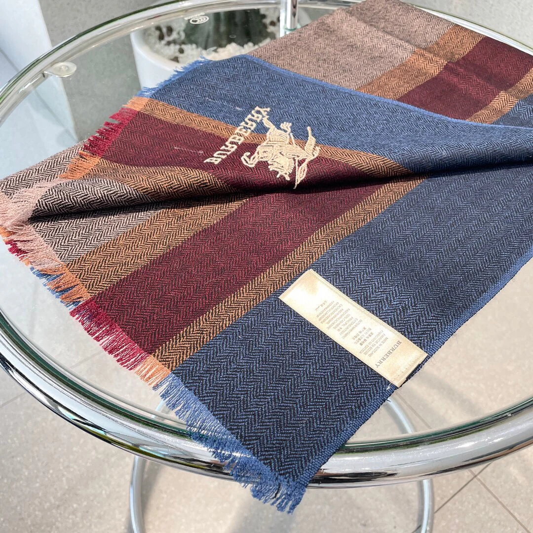 Кашемировый шарф Burberry - 180 см - 32 см