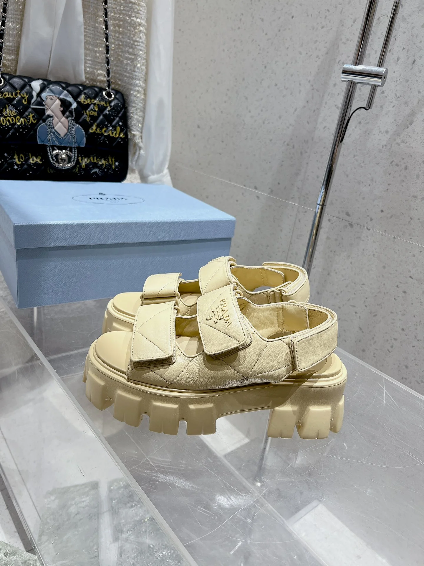 Сандалии Prada 2024 на липучках - желтые