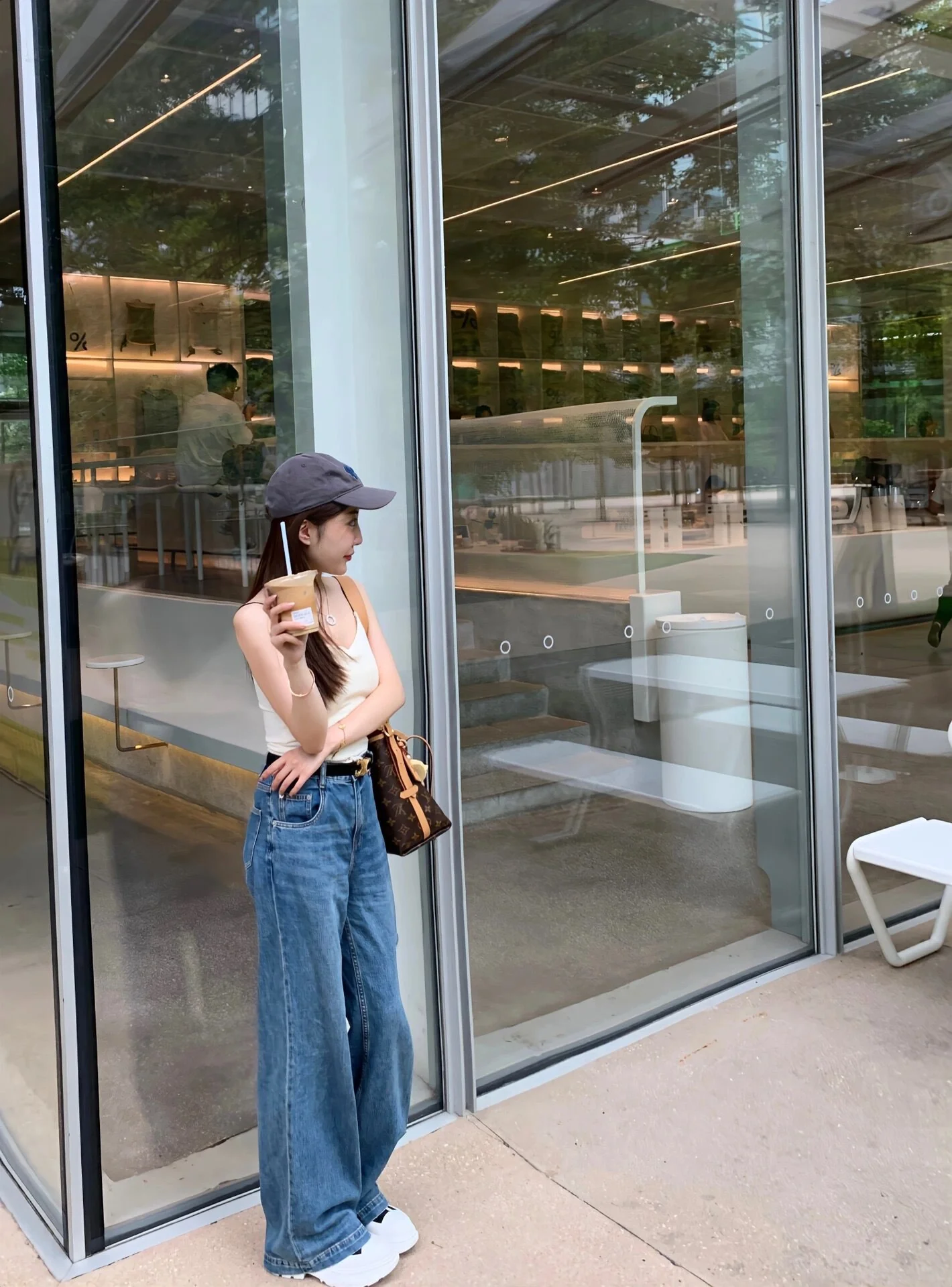 m46203-LV-carryall-pm-Shoulder Bag-Classic Monogram Canvas