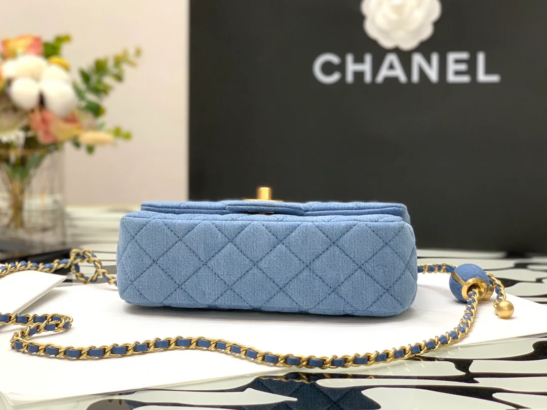 Chanel - Сумка с квадратным клапаном 