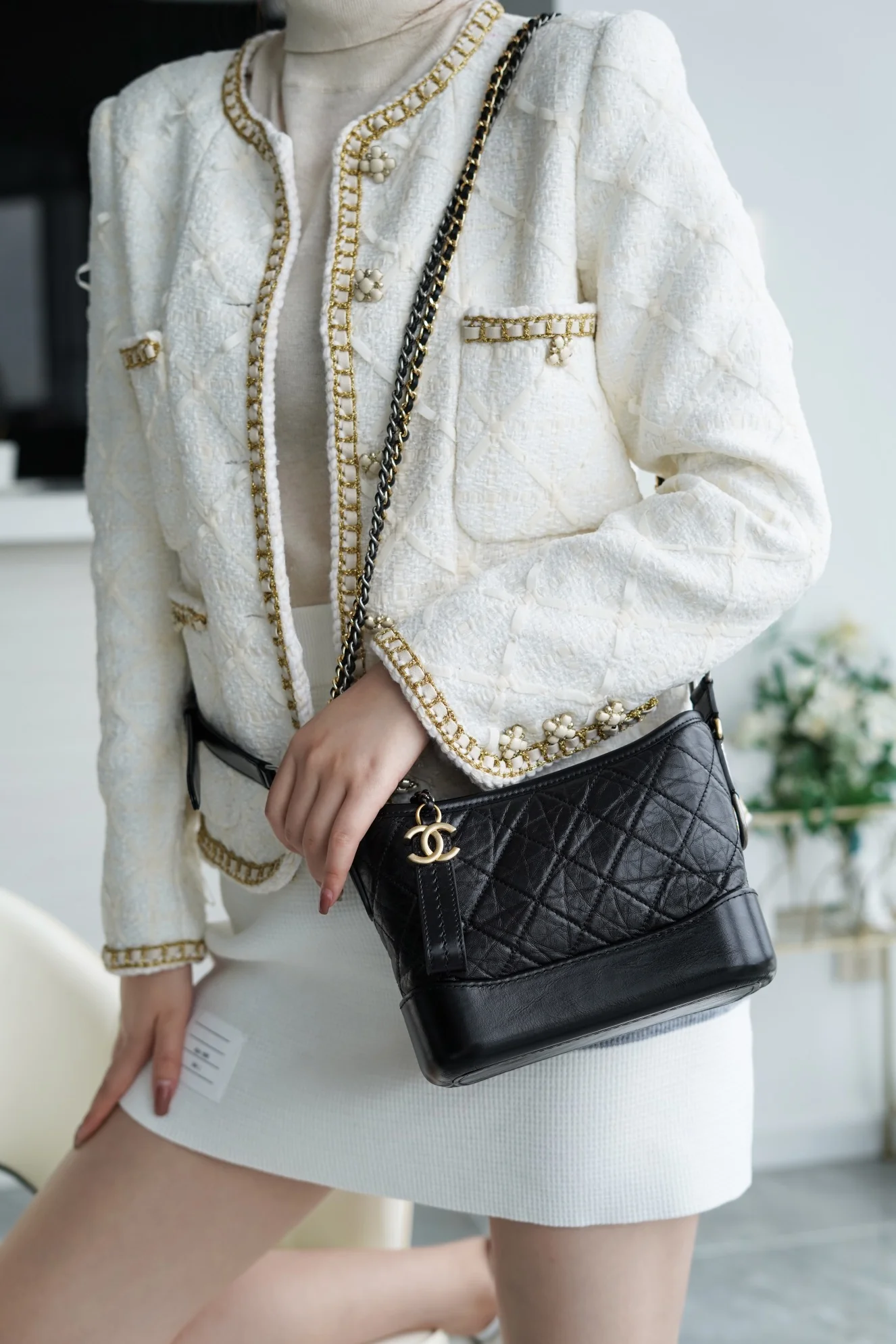 Сумка-хобо Chanel - черная, маленькая, 20 см