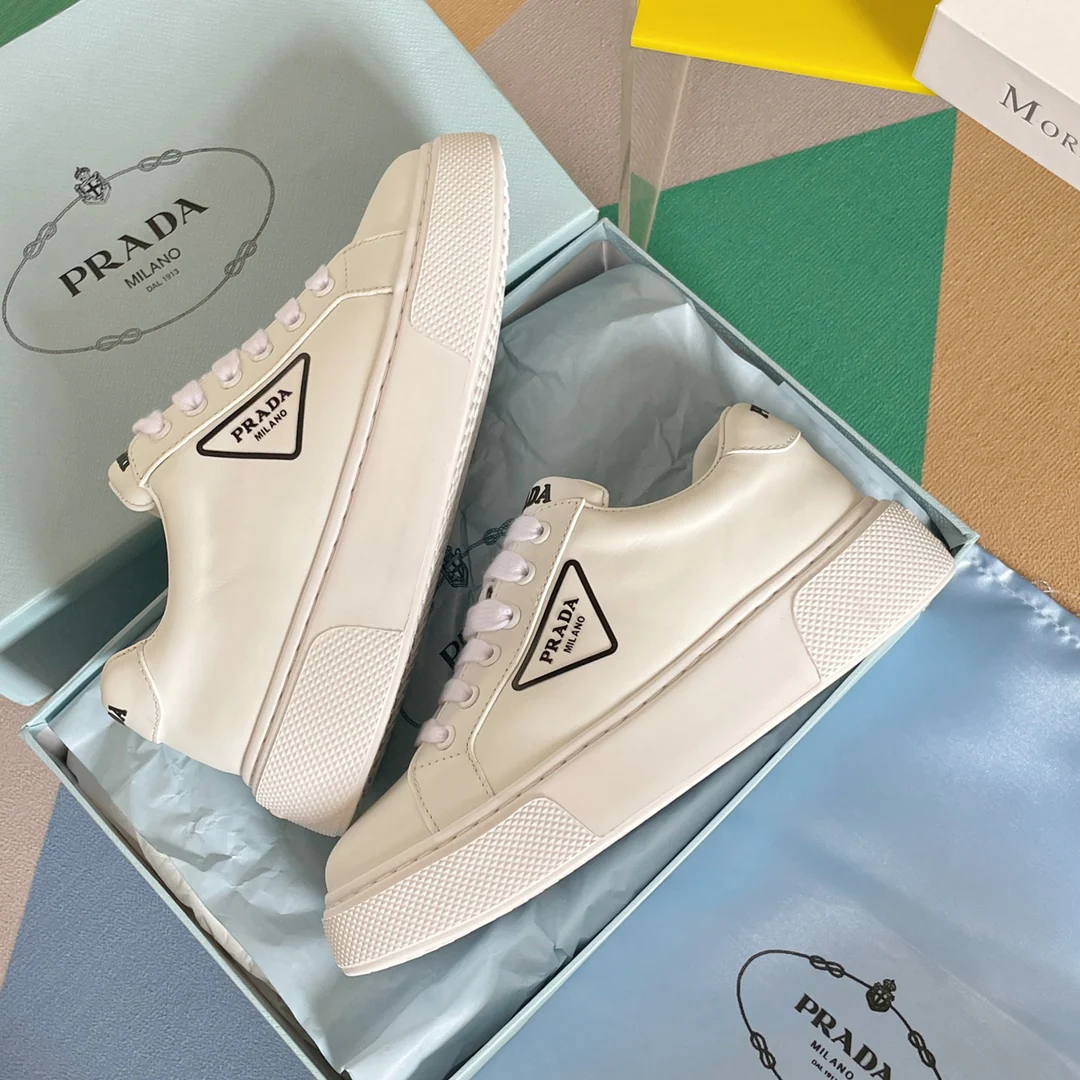 Prada - Новинки ранней весны 2022 года - Повседневные туфли на платформе