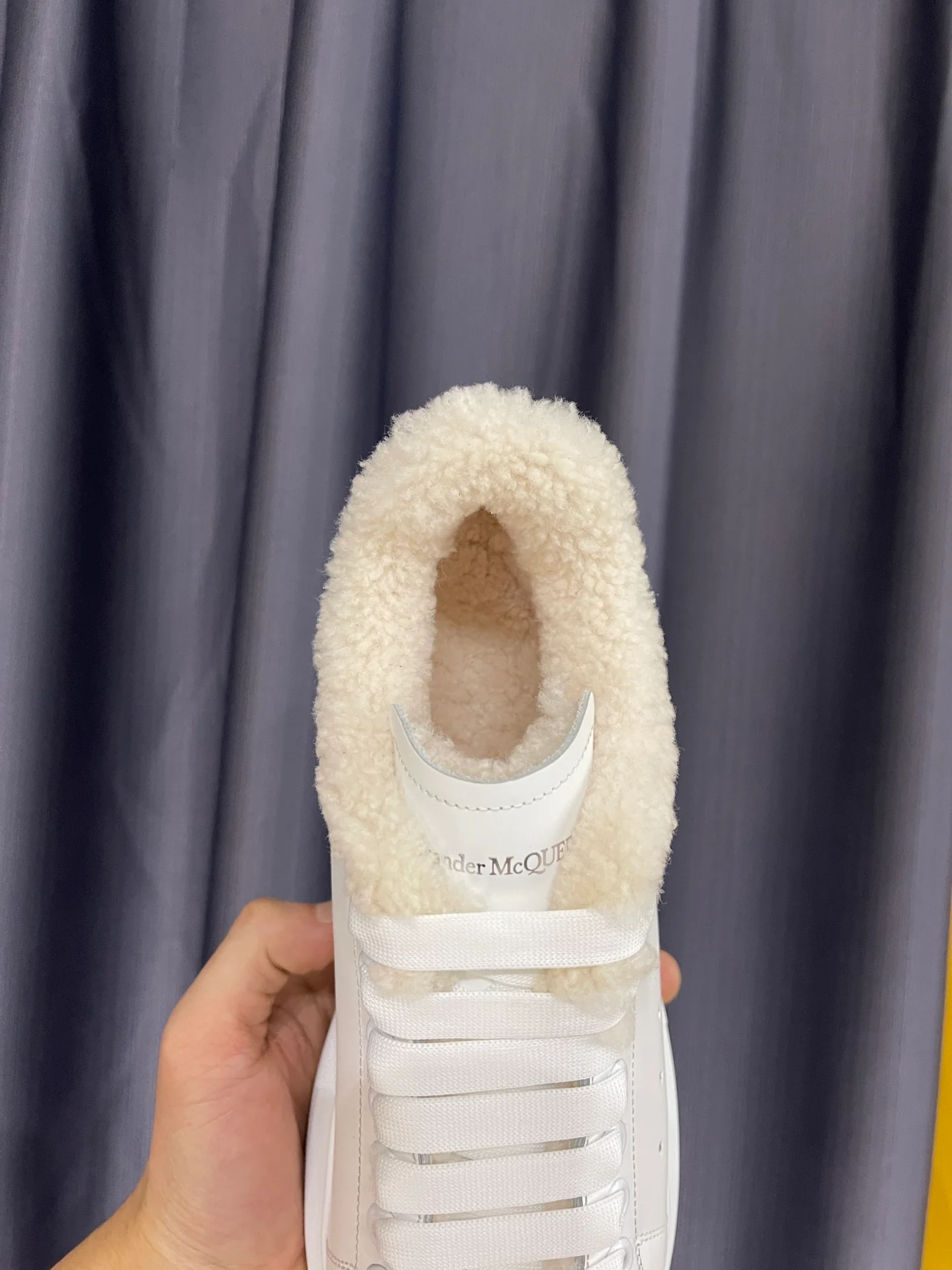 Классические белые кроссовки McQueen - Унисекс - Полностью белая кожа - Овечья шерсть - Премиум-издание - 1