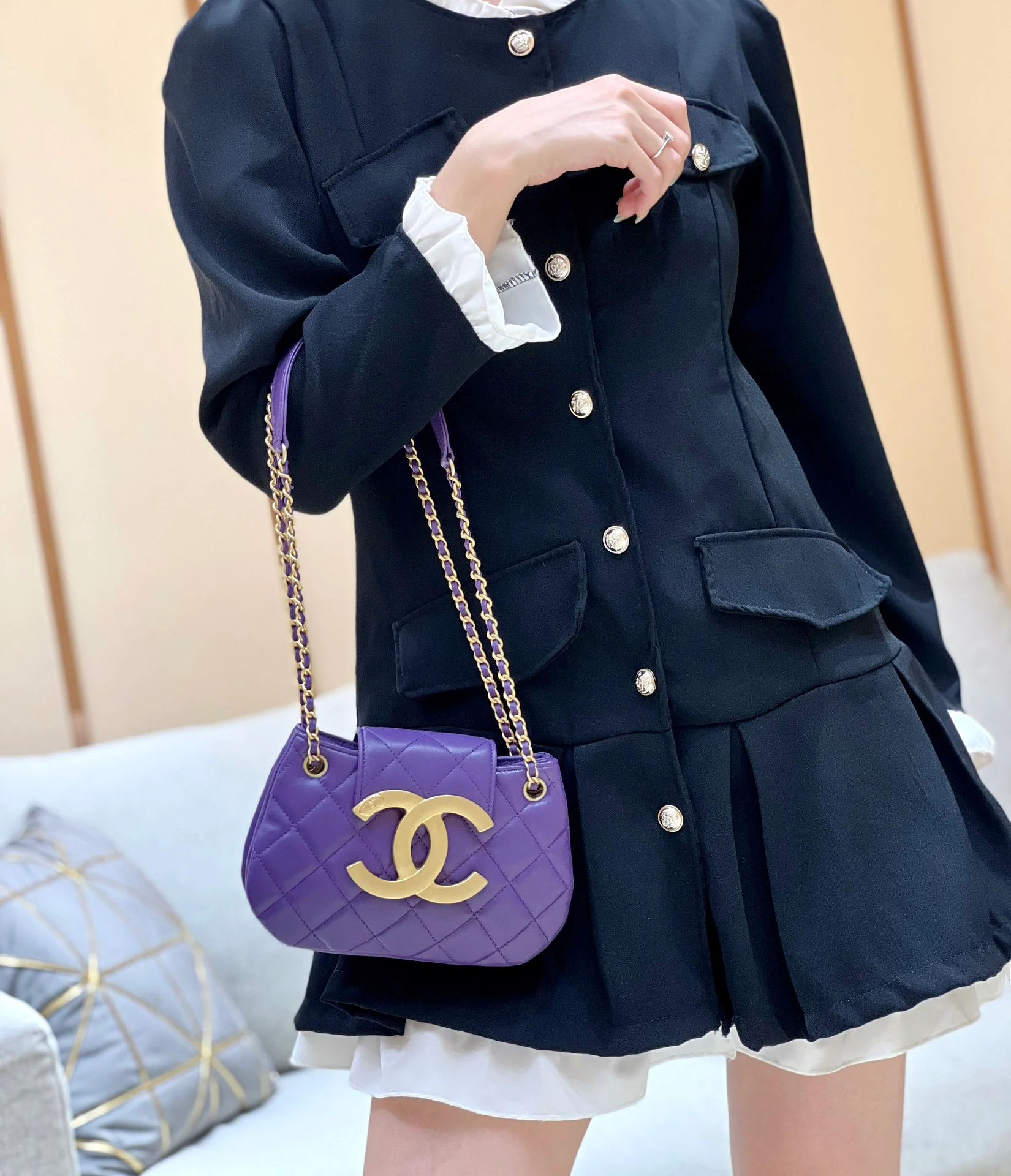 Новая коллекция Chanel ?Ранняя весна? — 24c — Большая ретро-сумка Double C — Мессенджер — Фиолетовая