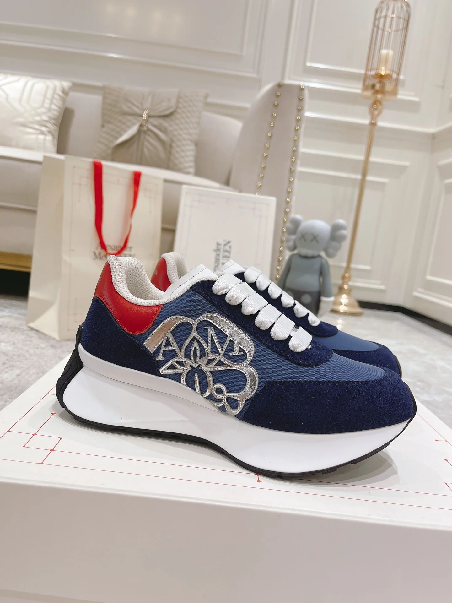 Новейшие белые кроссовки на платформе McQueen 2022 года с надписью - унисекс