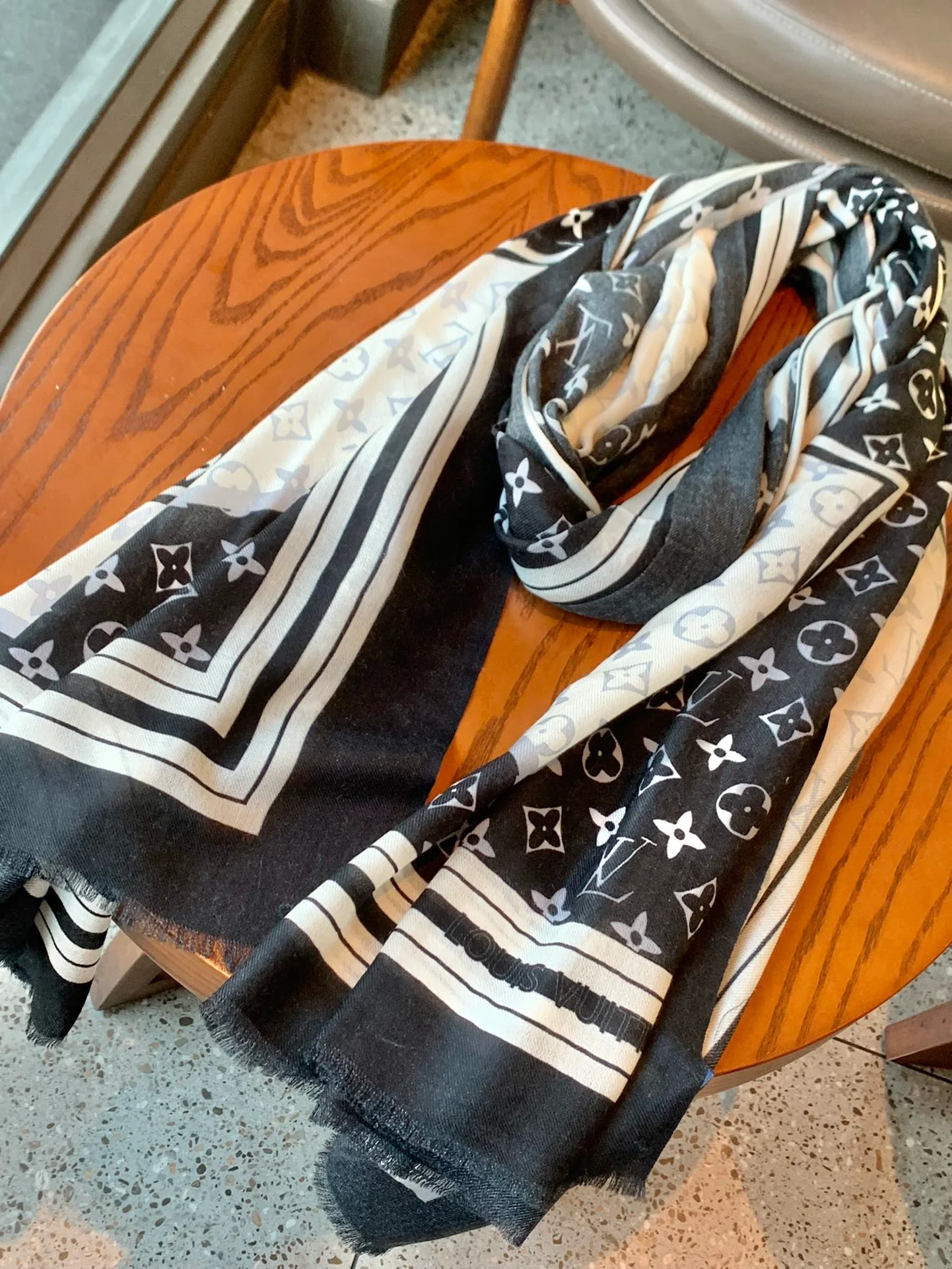 Длинный кашемировый шарф LV - 100-200 см - черный