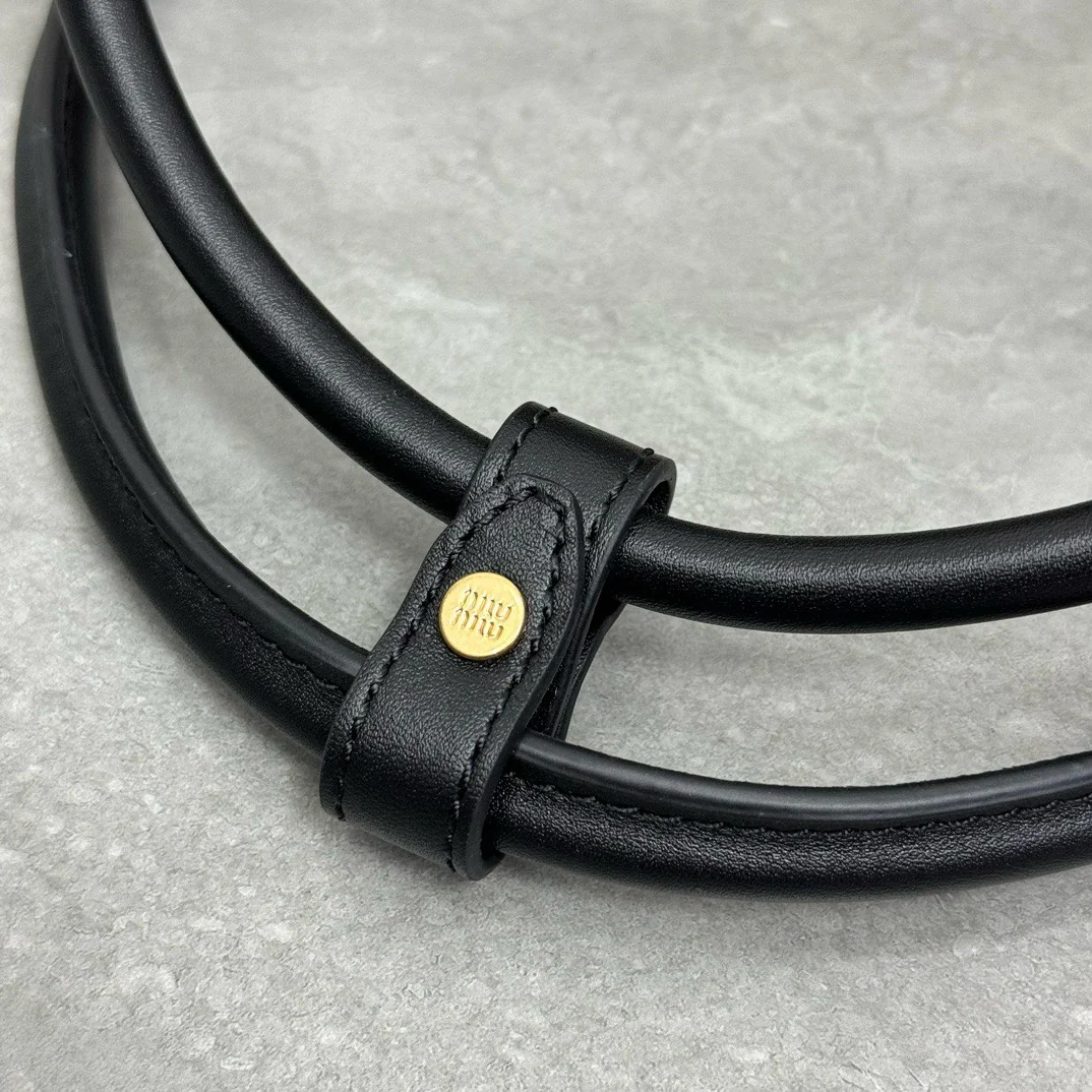 Портфель Miu Miu 5bb117 с длинной ручкой, полностью кожаный, черный.