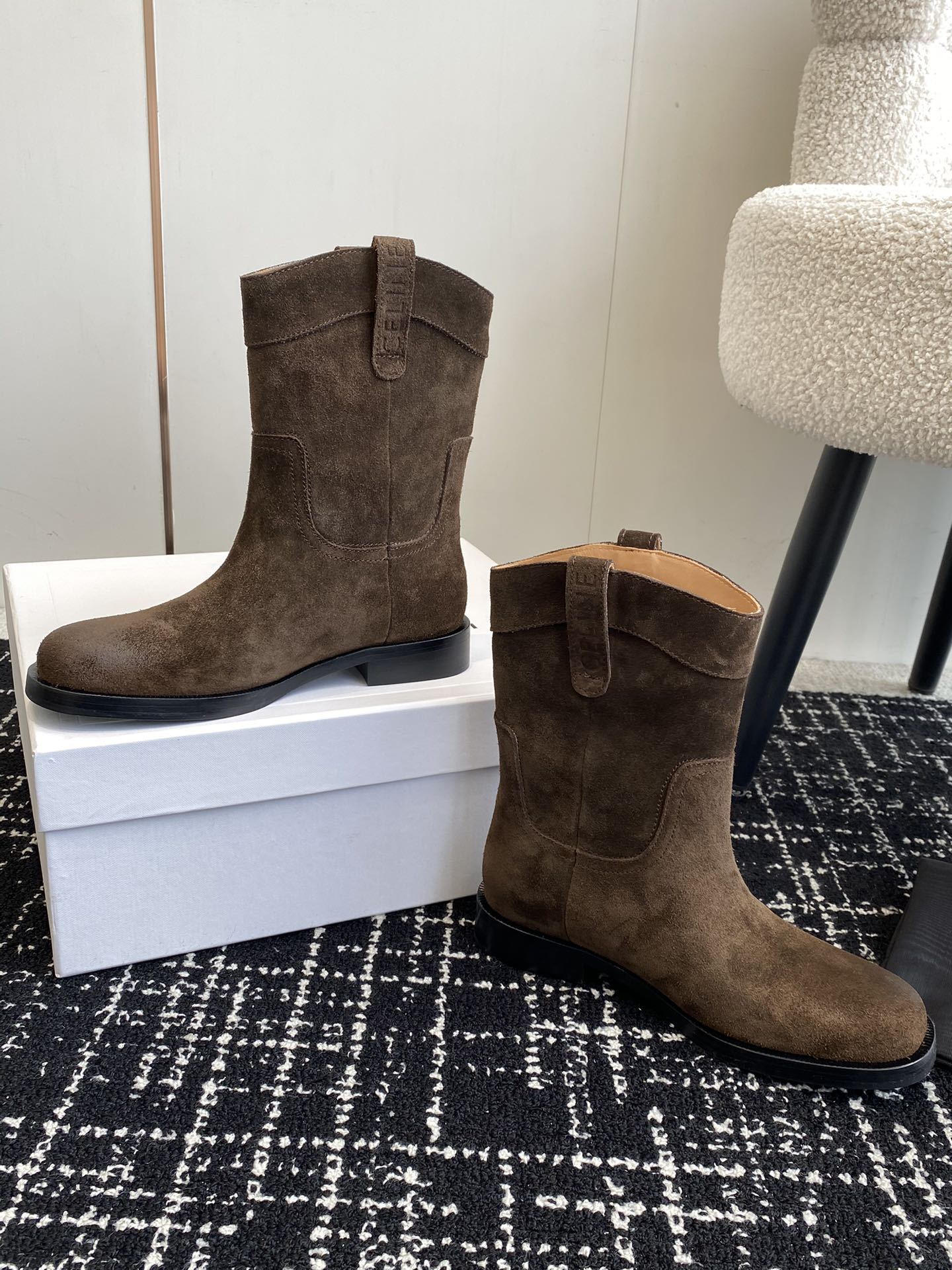 Ботильоны Celine 2024 в стиле ретро на массивном каблуке - темно-коричневые