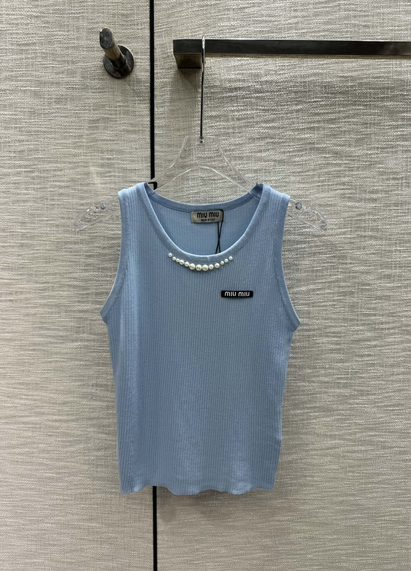 Жилет Miu Miu-2404 из плотной вязки с бисером, синий