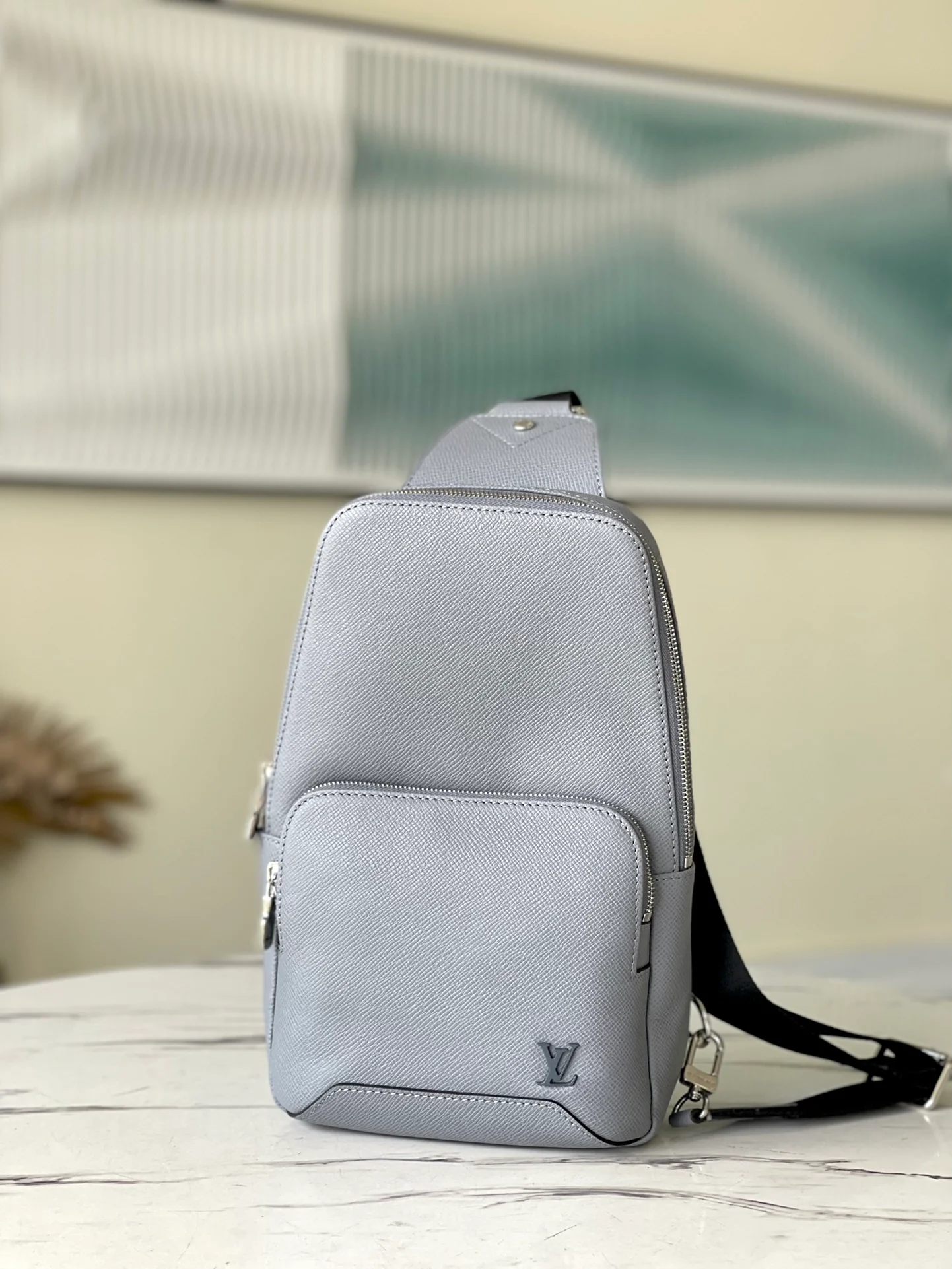 m30801-LV-avenue-Shoulder Bag-Grey