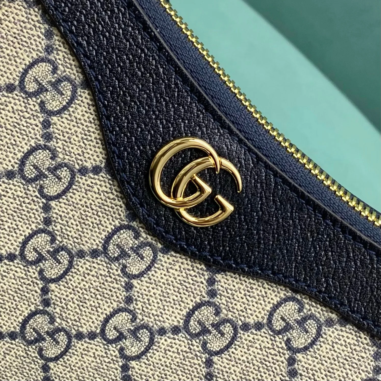 Сумка Gucci Ophidia Strawberry через плечо - черная